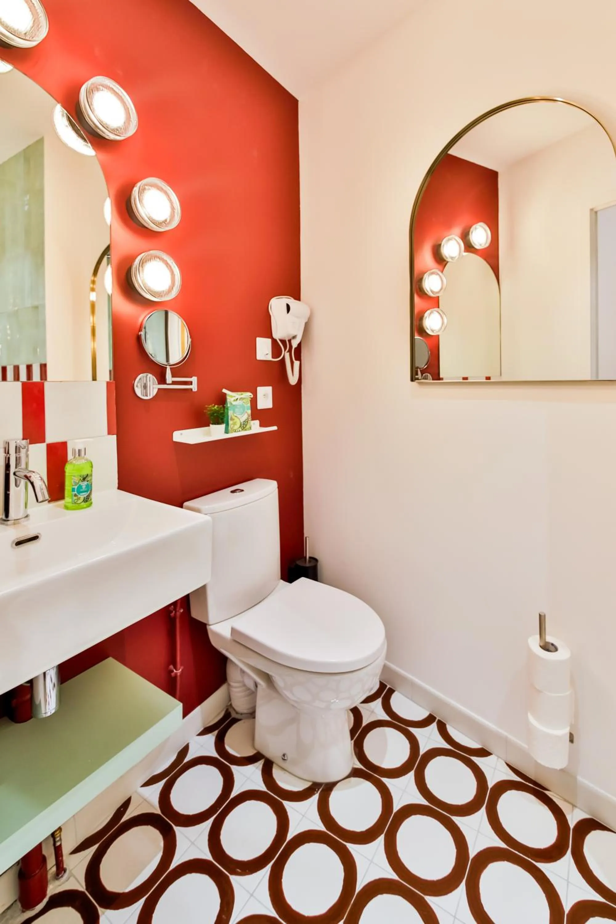 Shower in WS Louvre - Casanova