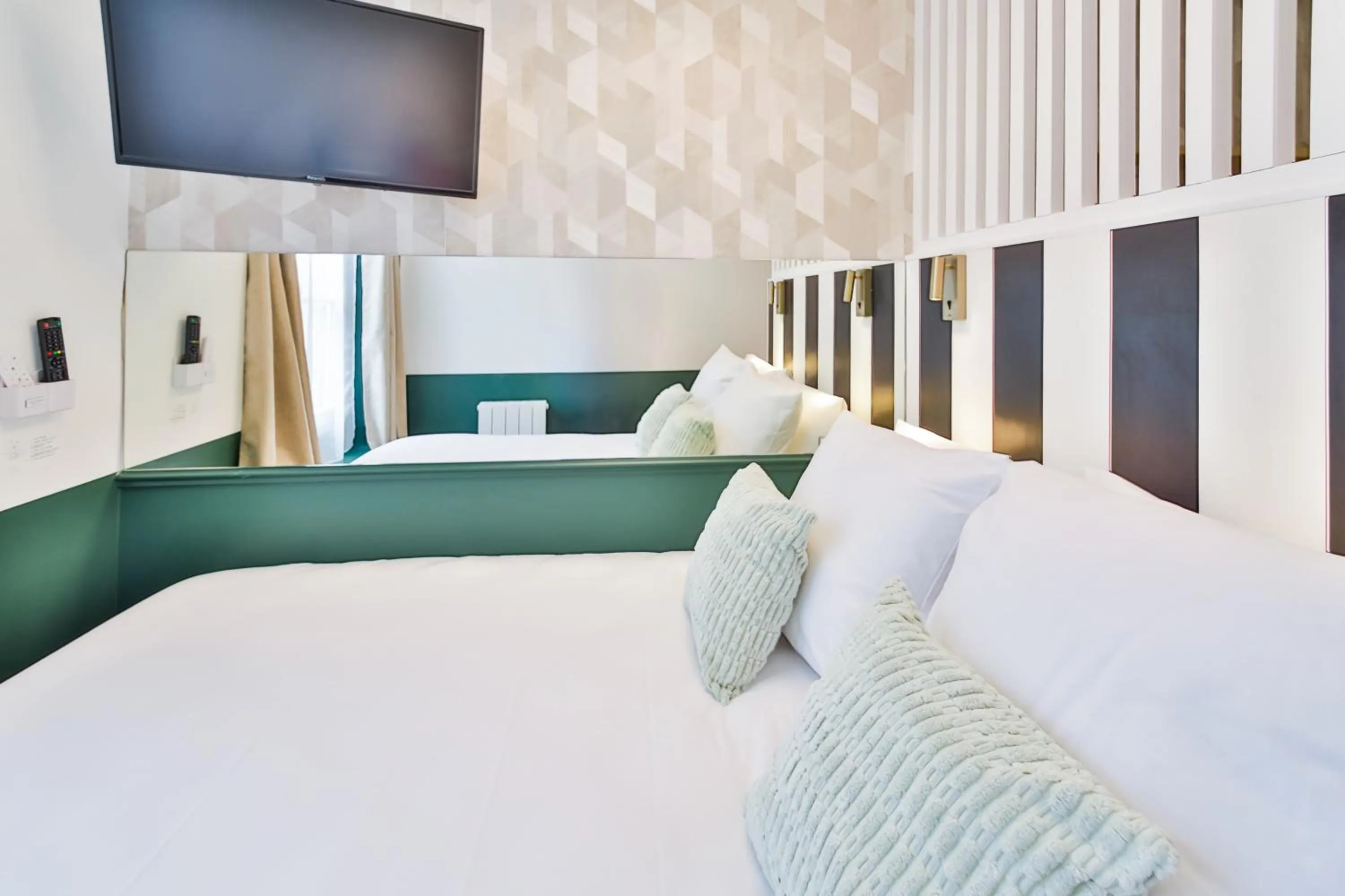 Bed in WS Louvre - Casanova