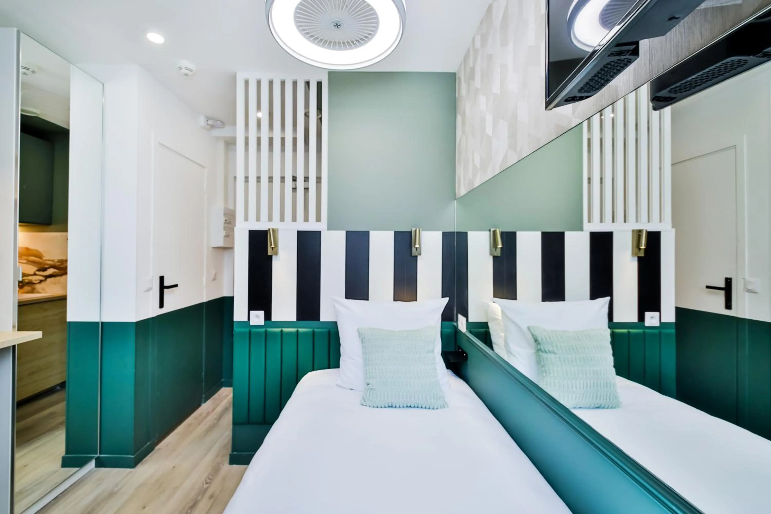 Bed in WS Louvre - Casanova