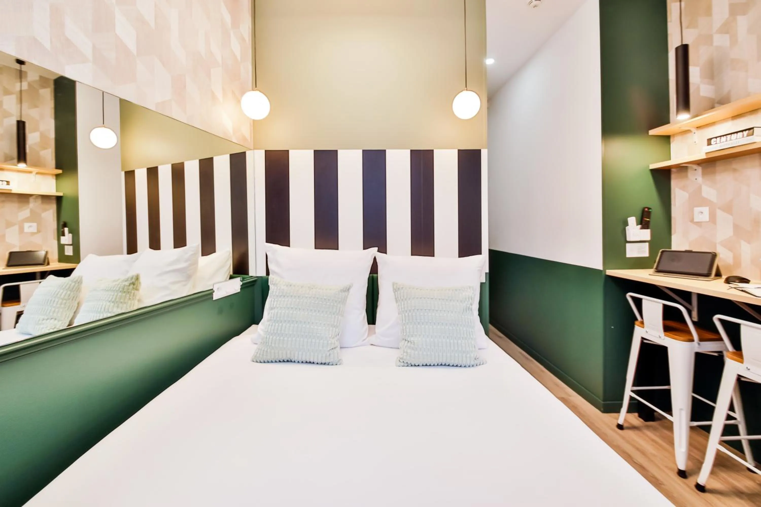 Bed in WS Louvre - Casanova