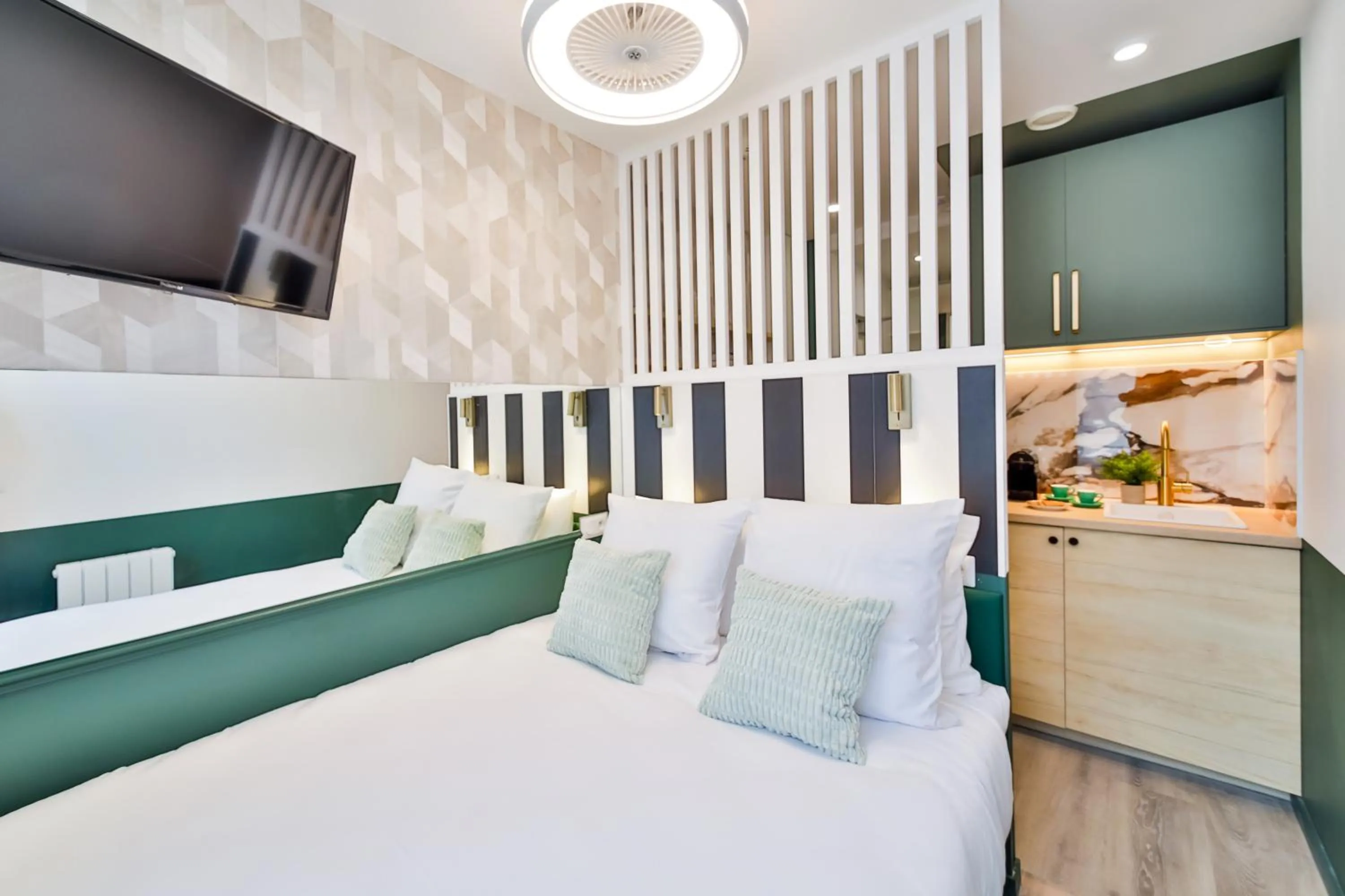 Bed in WS Louvre - Casanova