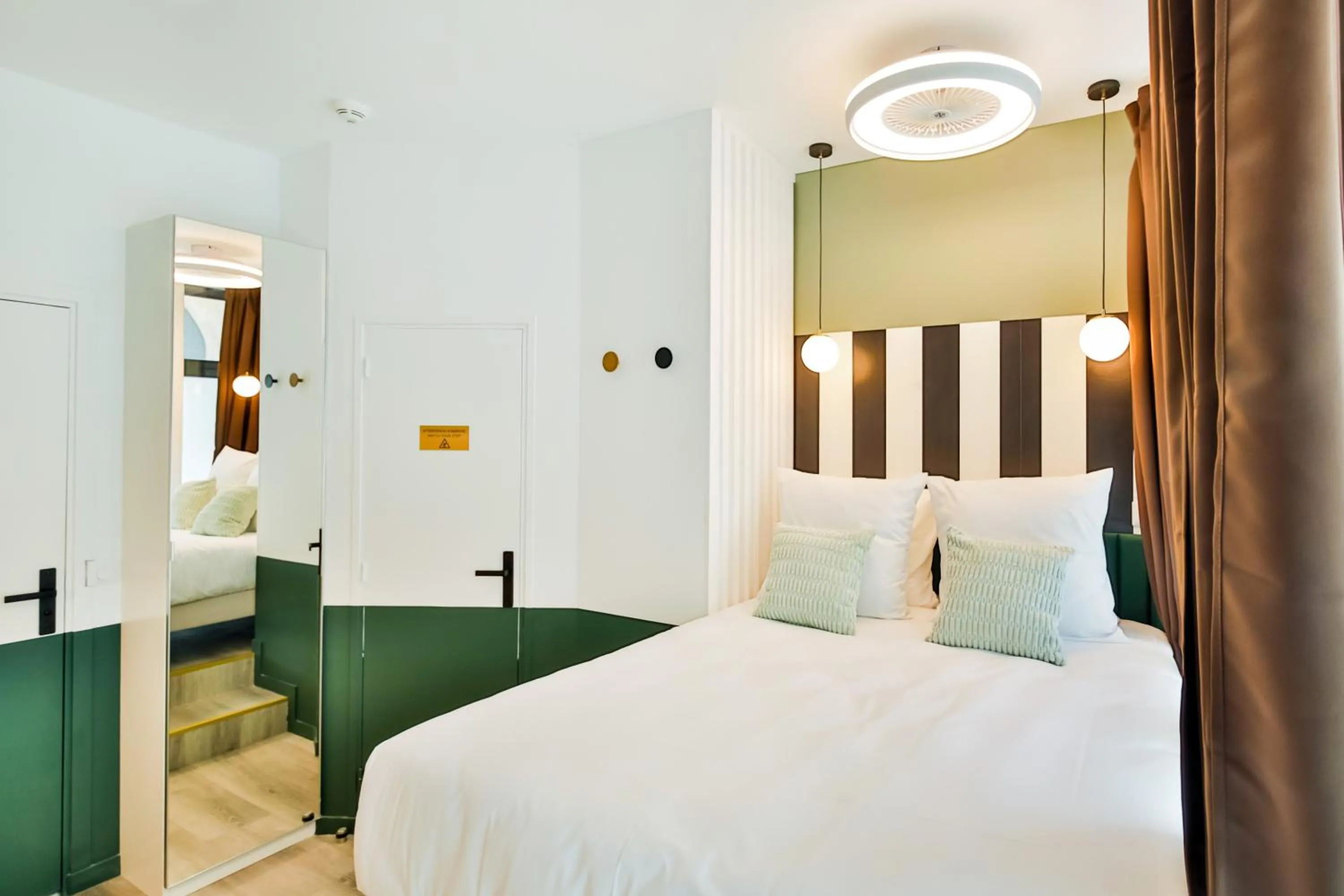 Bed in WS Louvre - Casanova