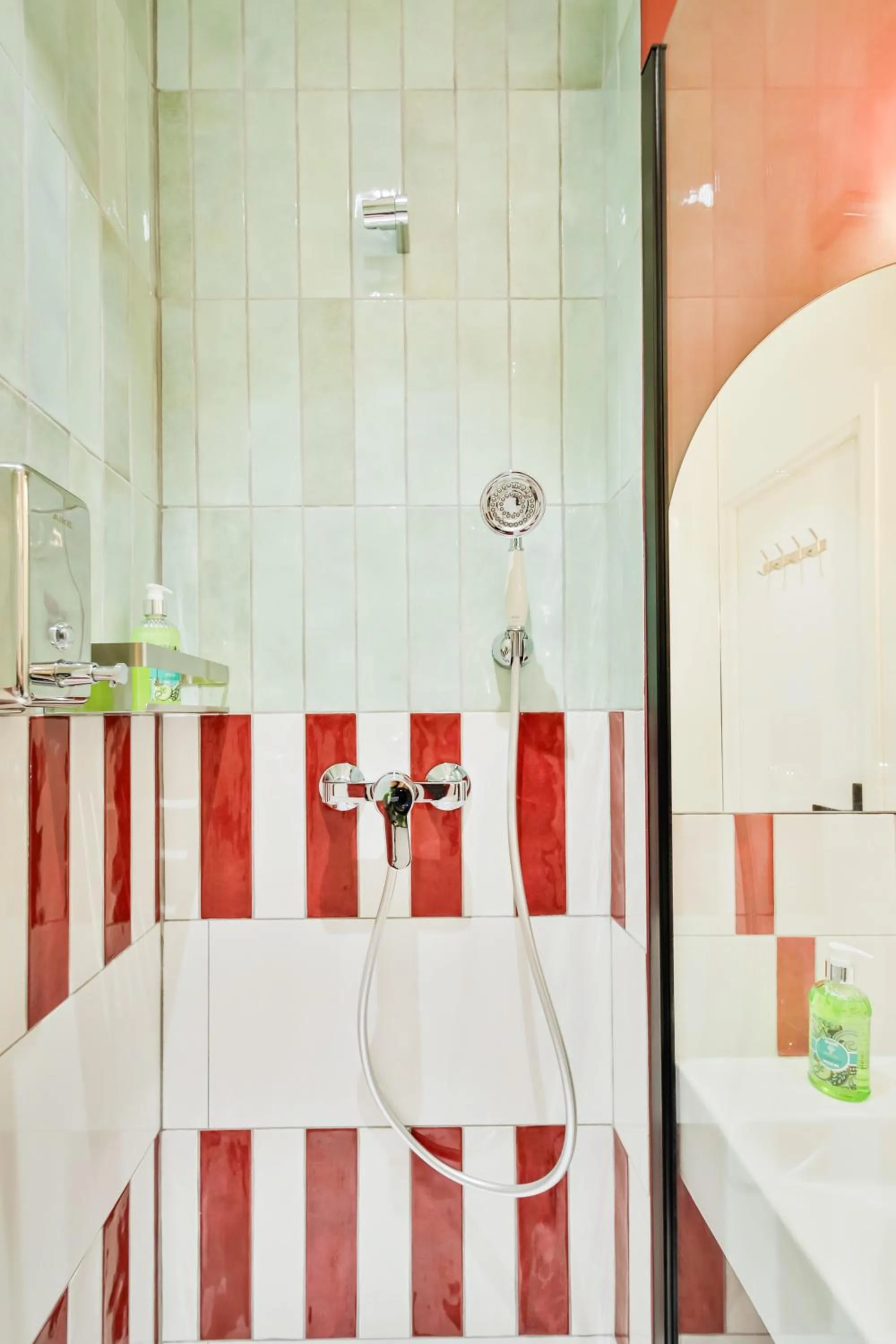 Shower in WS Louvre - Casanova