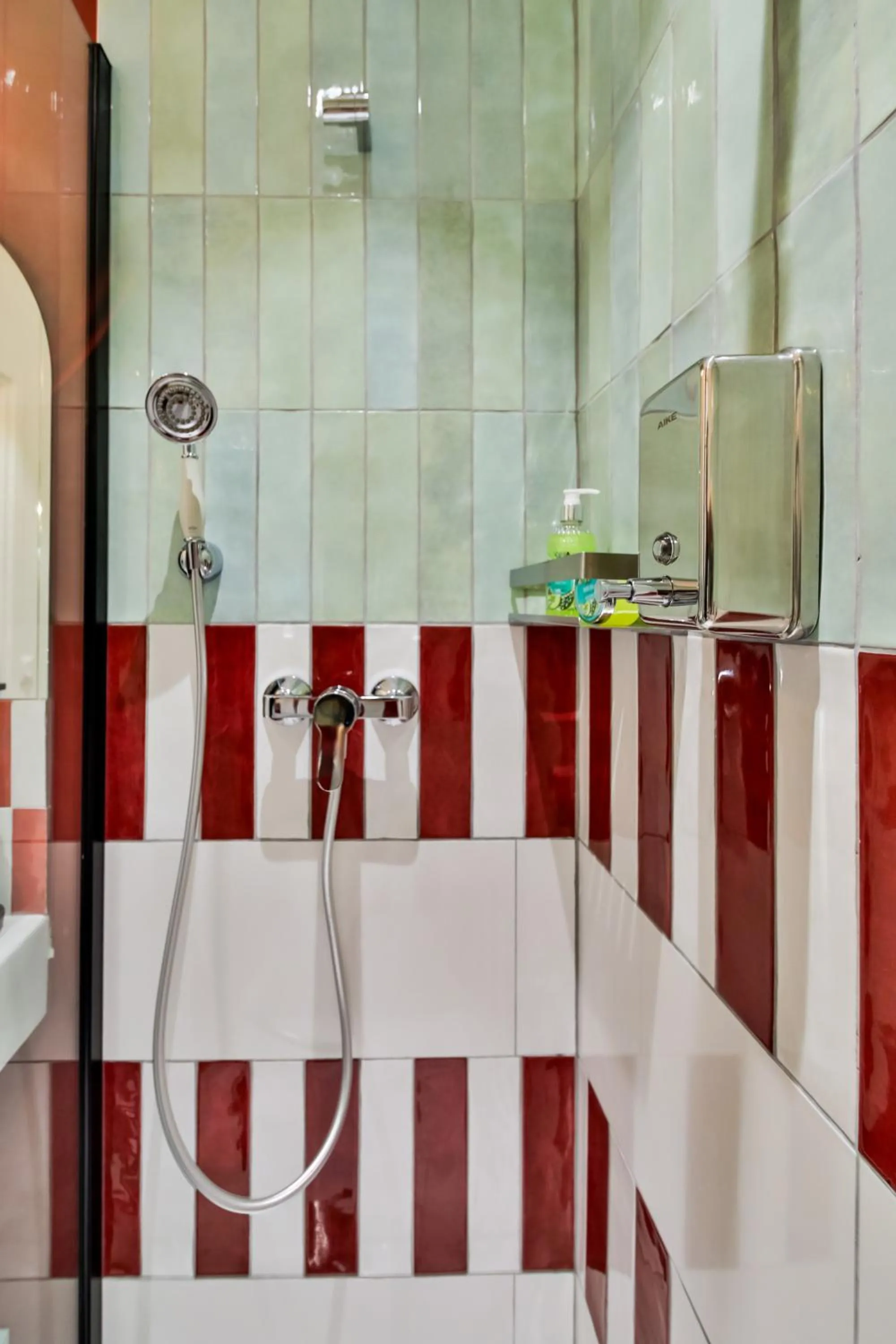 Shower in WS Louvre - Casanova