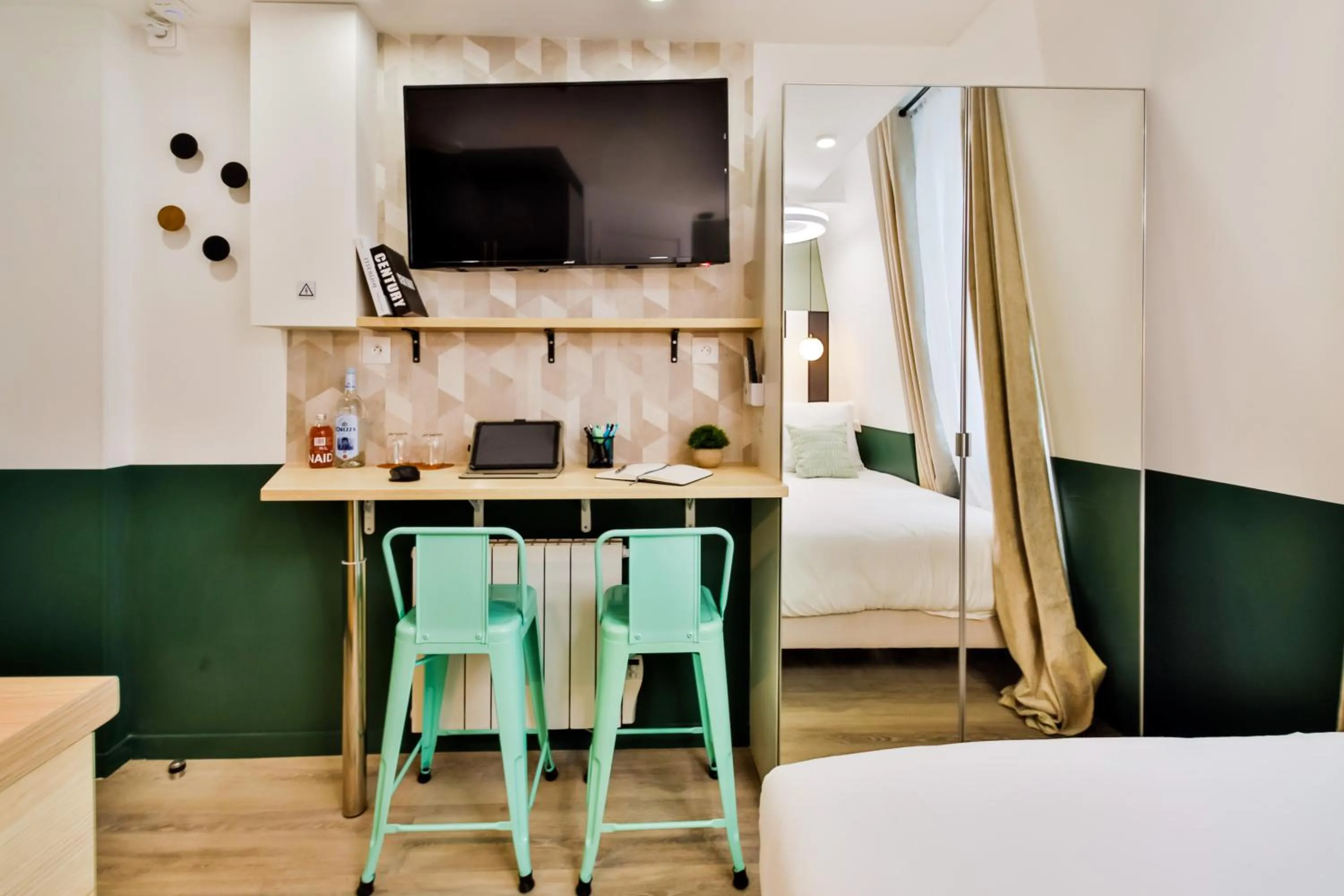 TV and multimedia, Bed in WS Louvre - Casanova