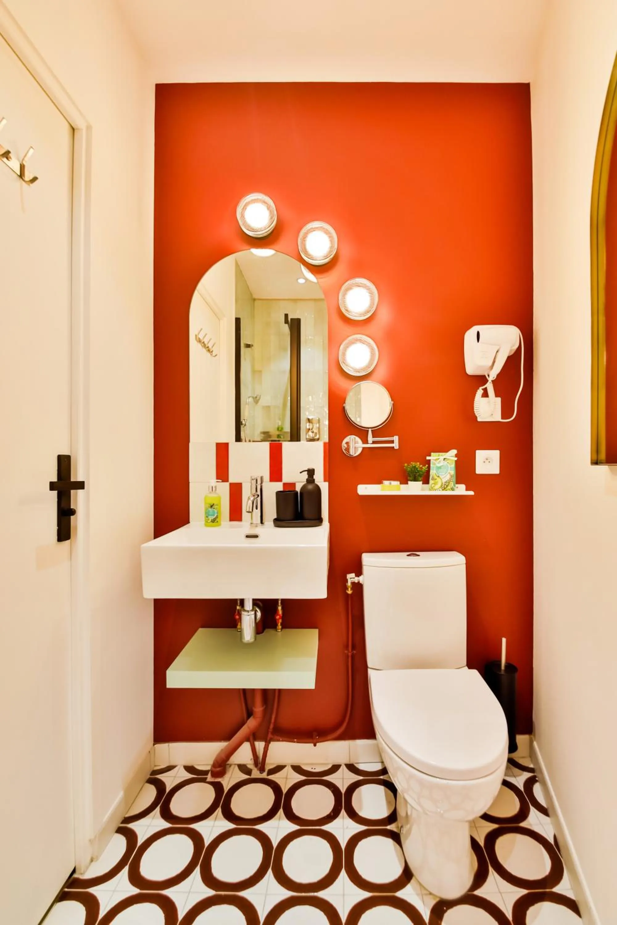 Toilet in WS Louvre - Casanova