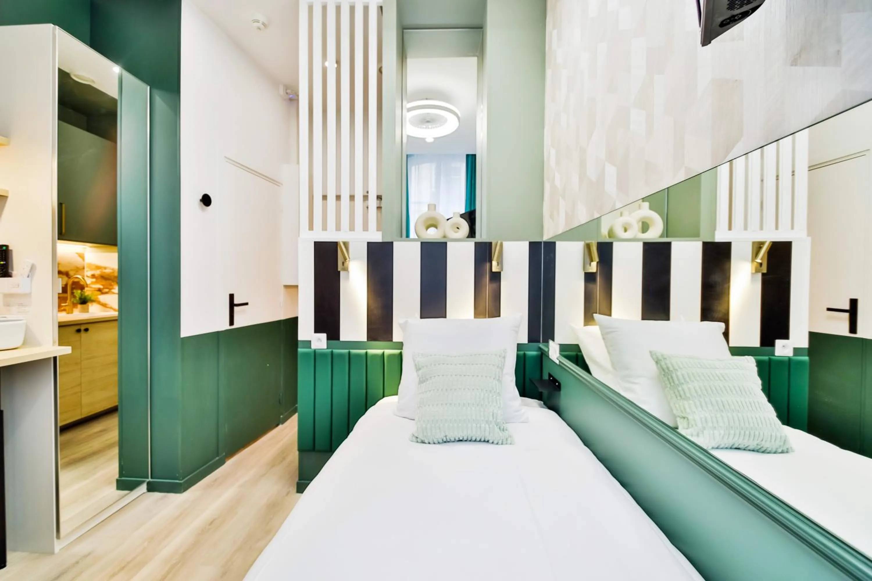 Bed in WS Louvre - Casanova