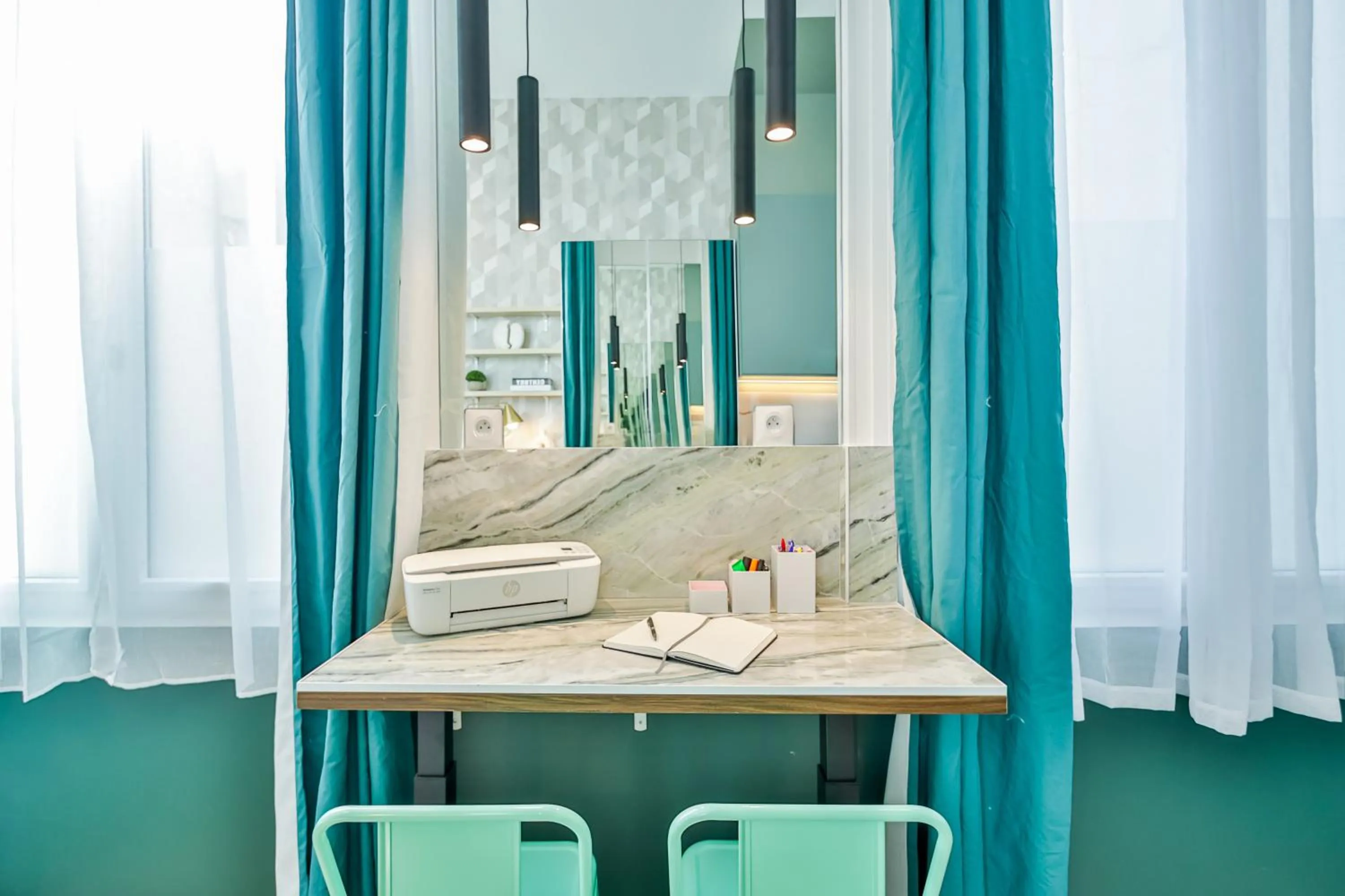 Seating area in WS Louvre - Casanova