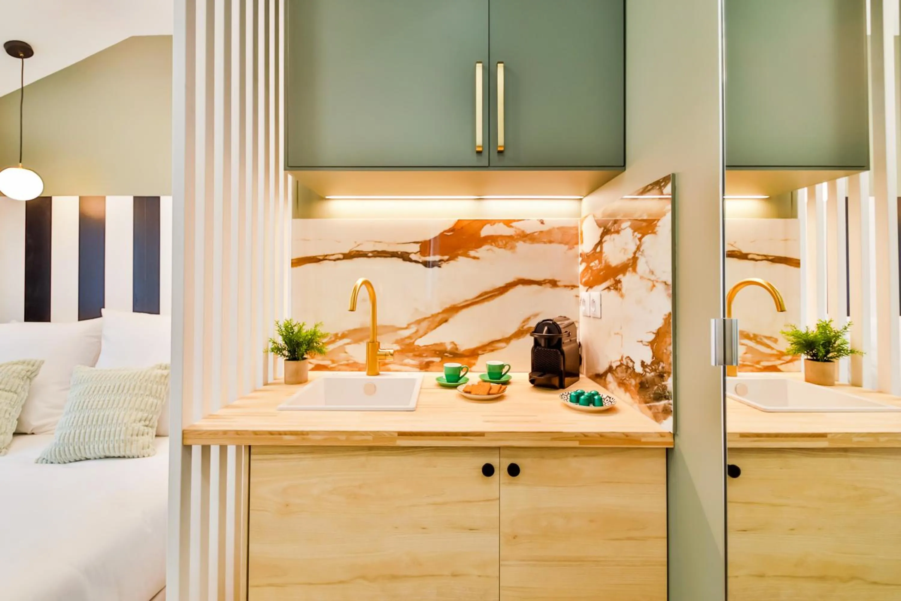 Kitchen or kitchenette, Bed in WS Louvre - Casanova