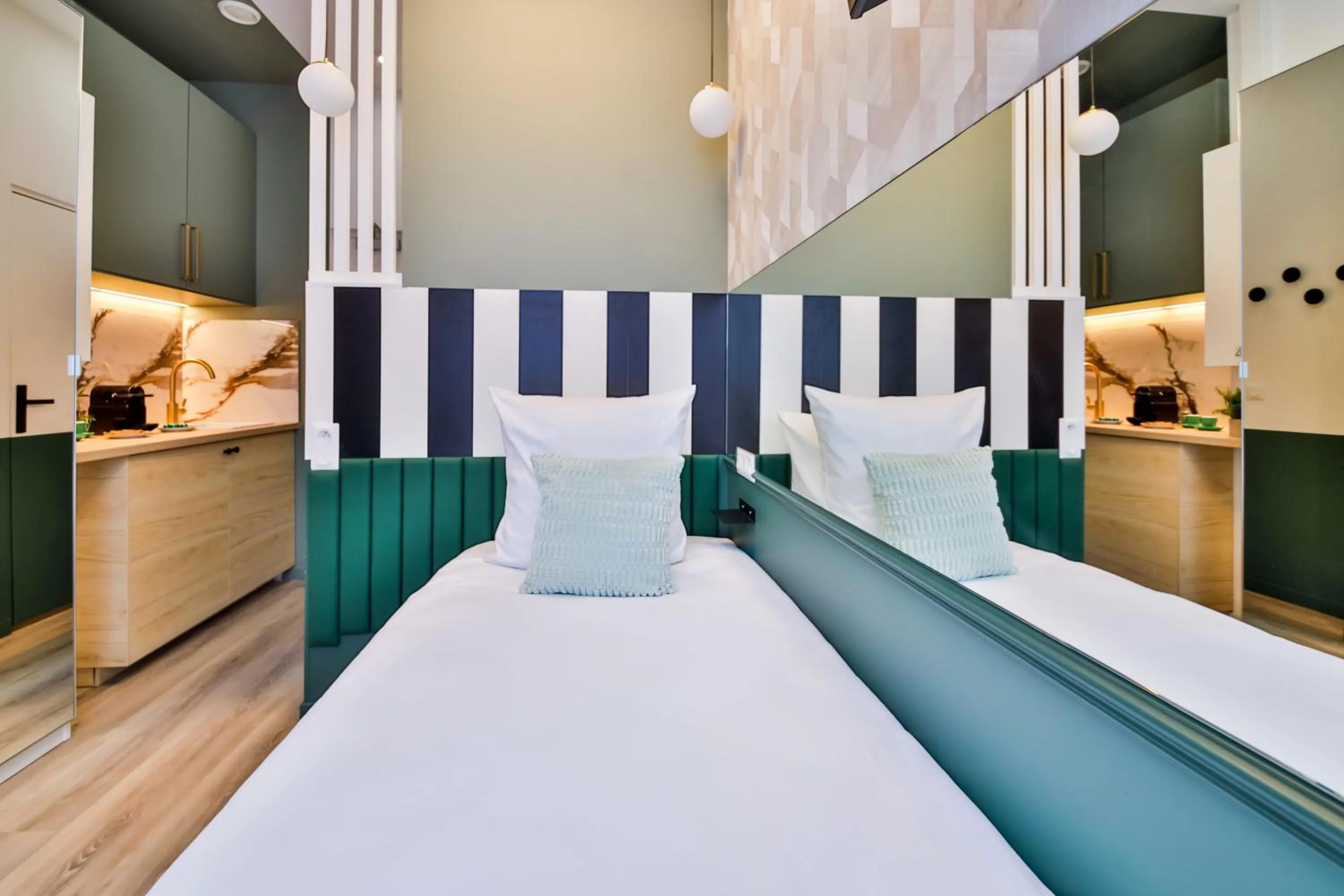 Bed in WS Louvre - Casanova