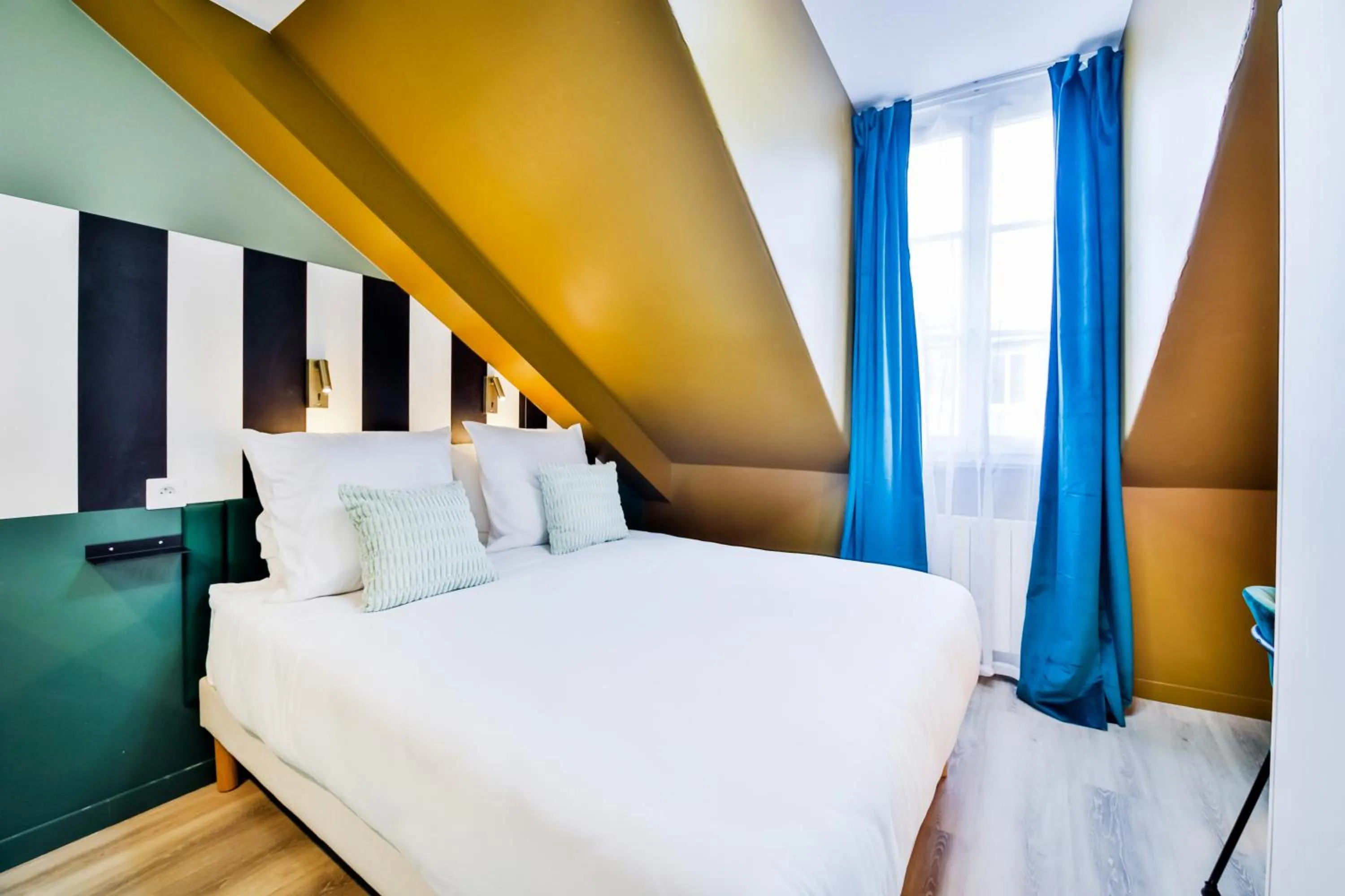 Bed in WS Louvre - Casanova