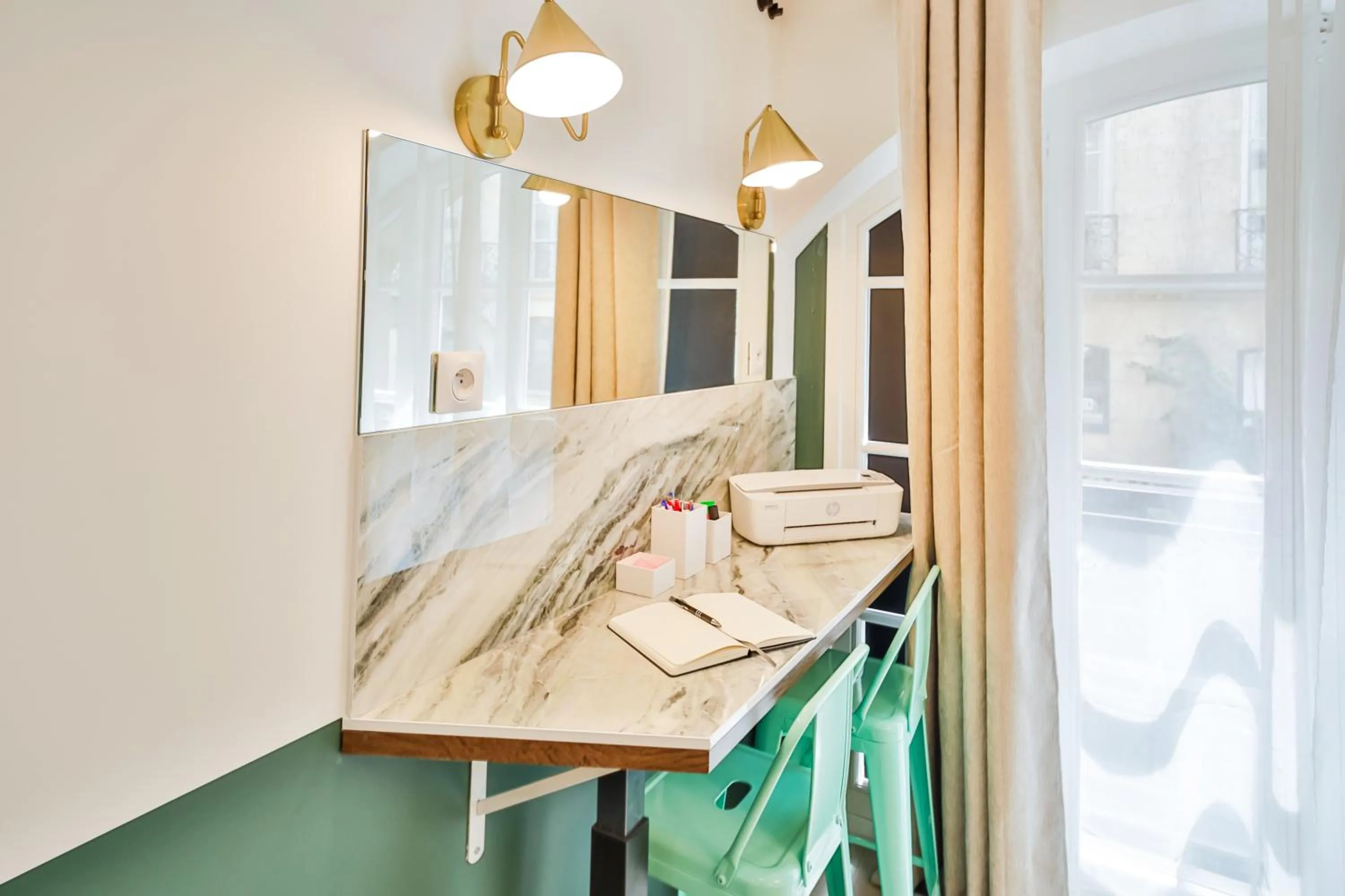 Seating area in WS Louvre - Casanova