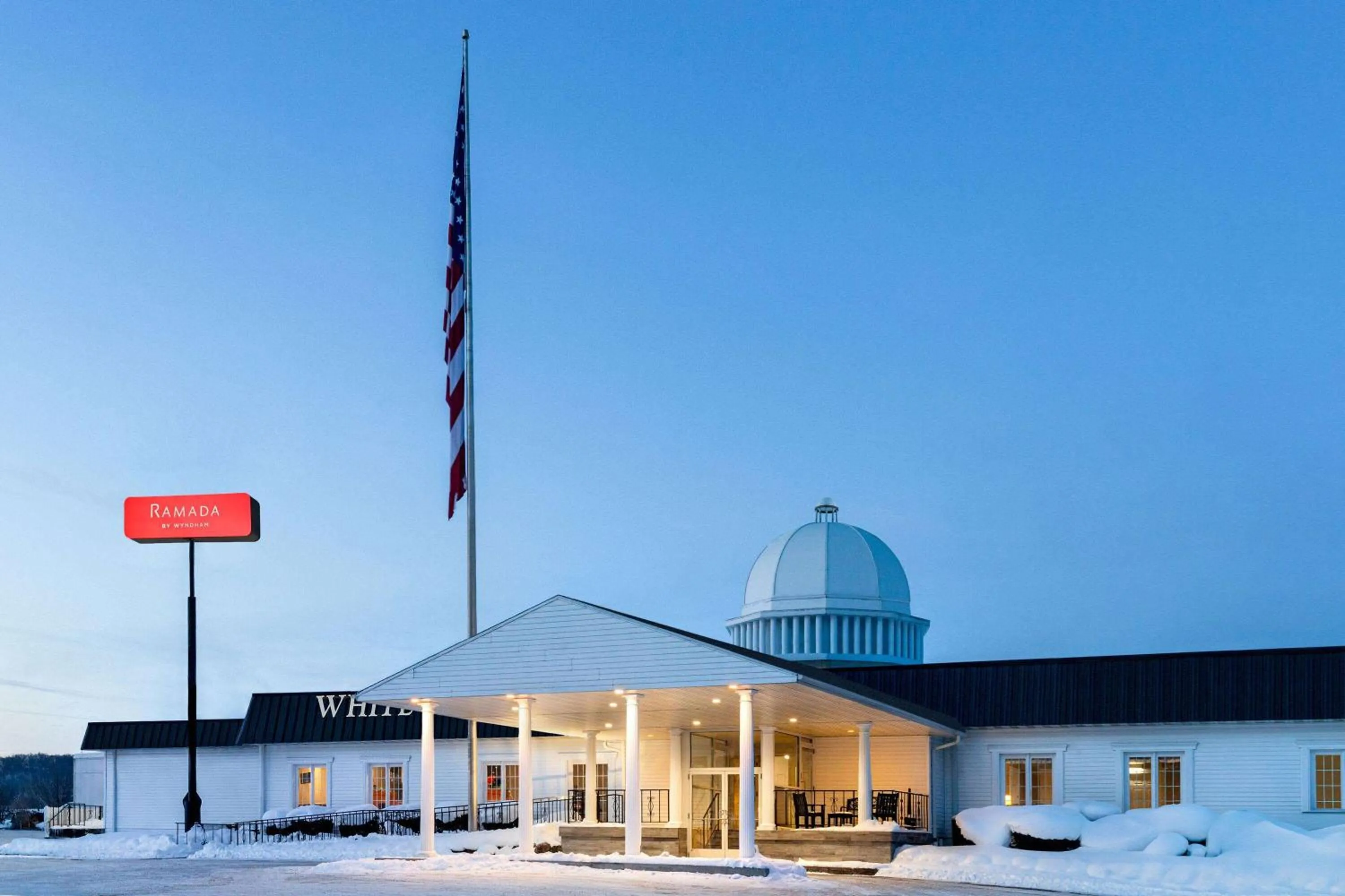 Property building in Ramada by Wyndham Richland Center