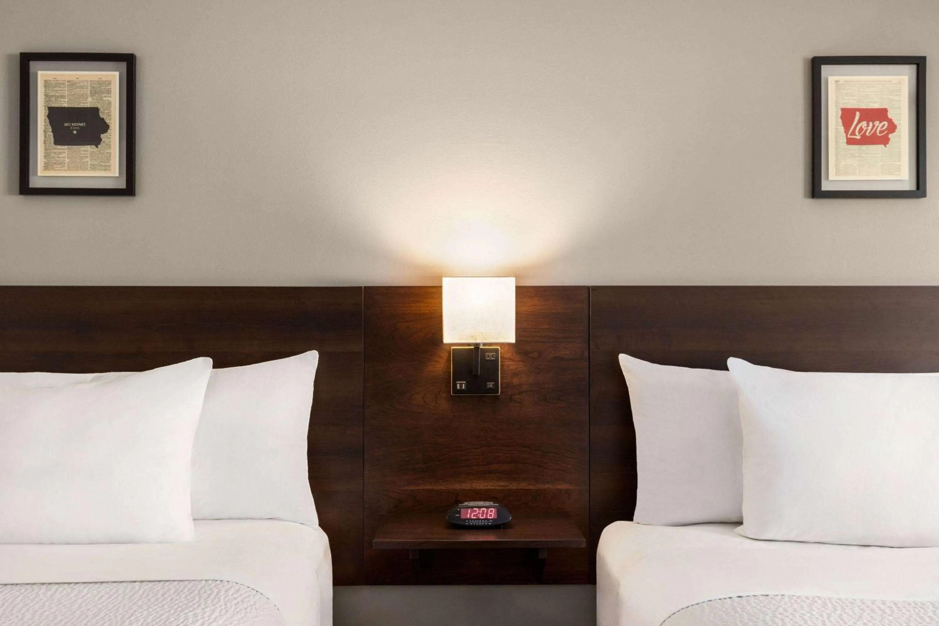 Photo of the whole room, Bed in Ramada by Wyndham Richland Center