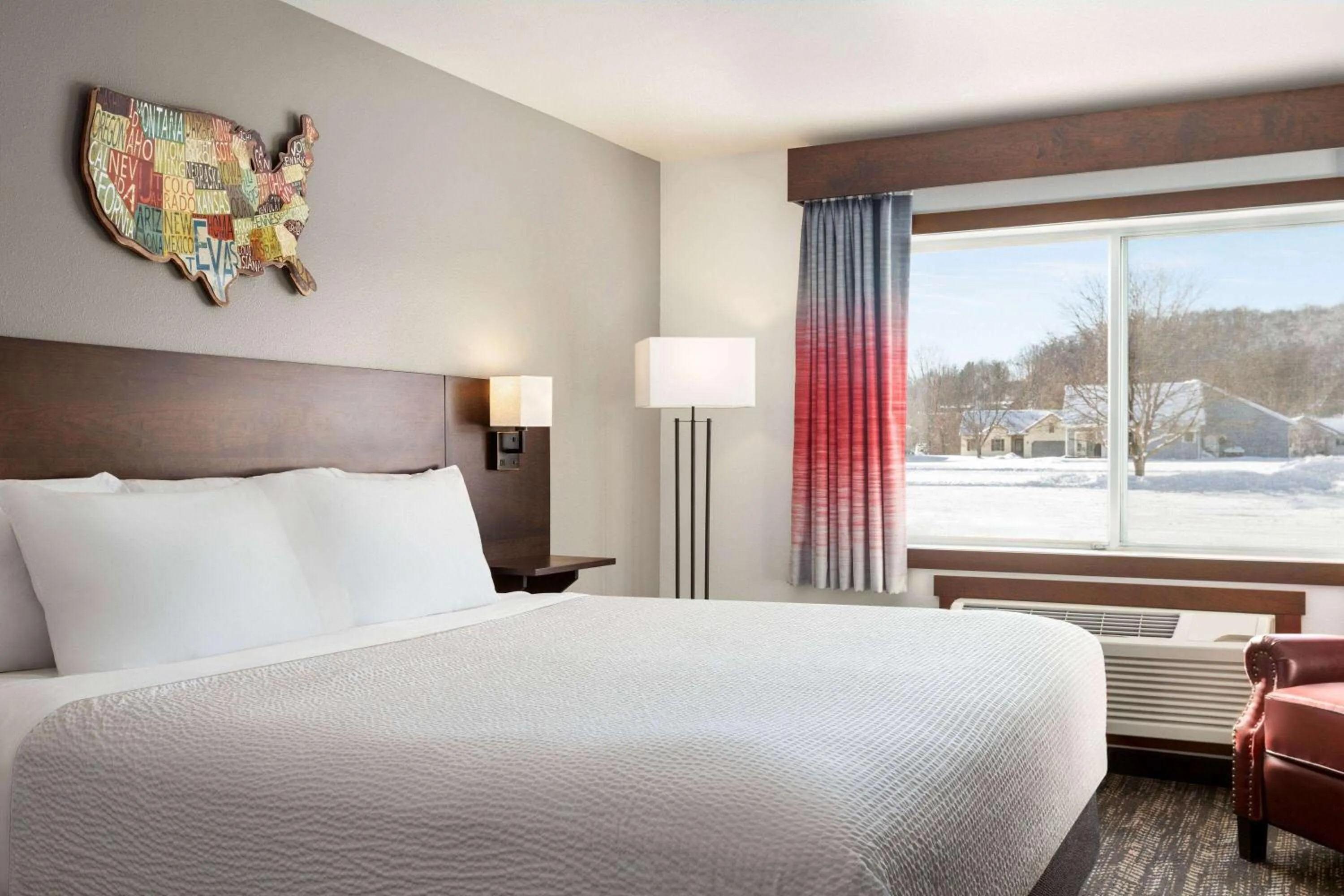 Photo of the whole room, Bed in Ramada by Wyndham Richland Center