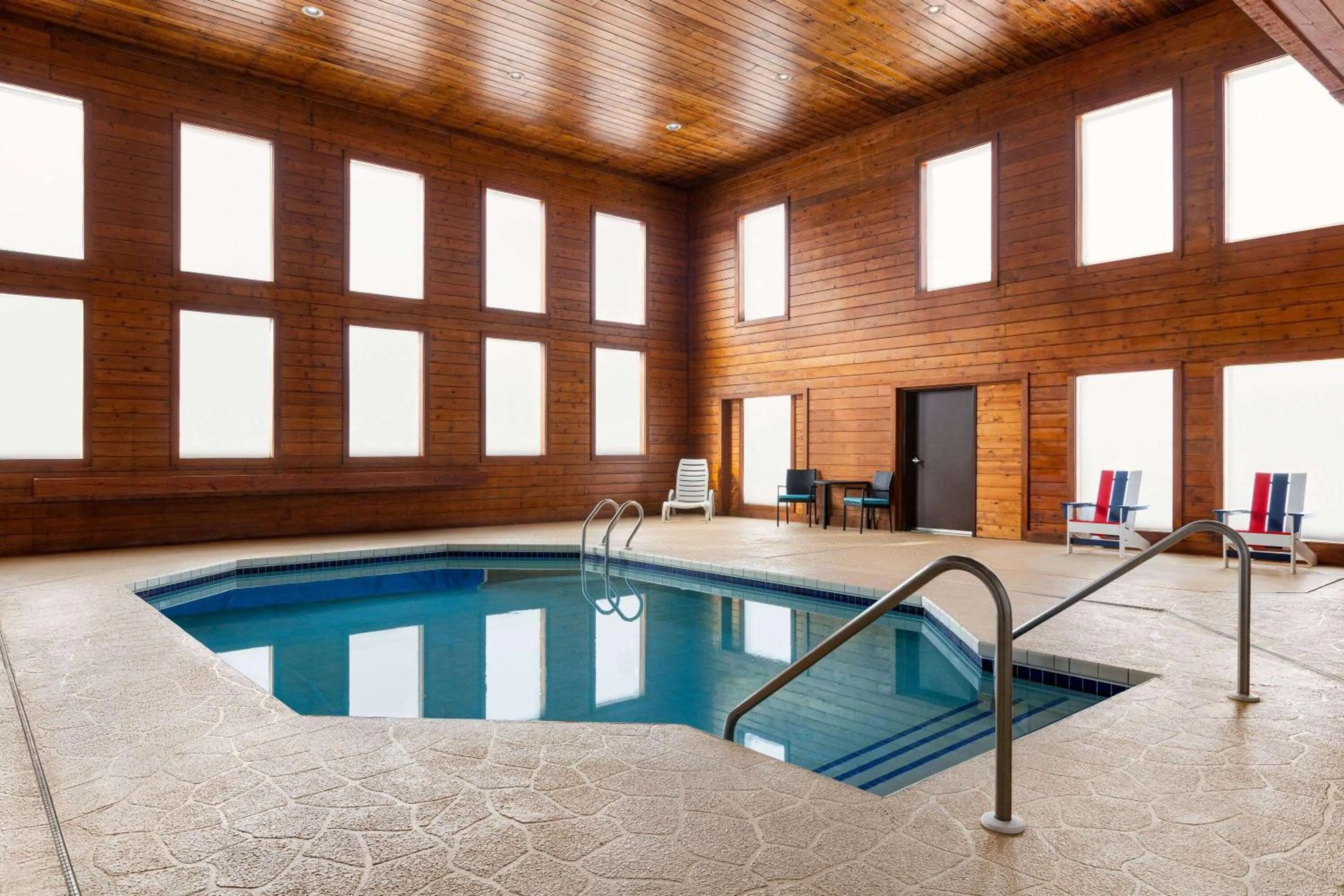 Swimming pool in Ramada by Wyndham Richland Center