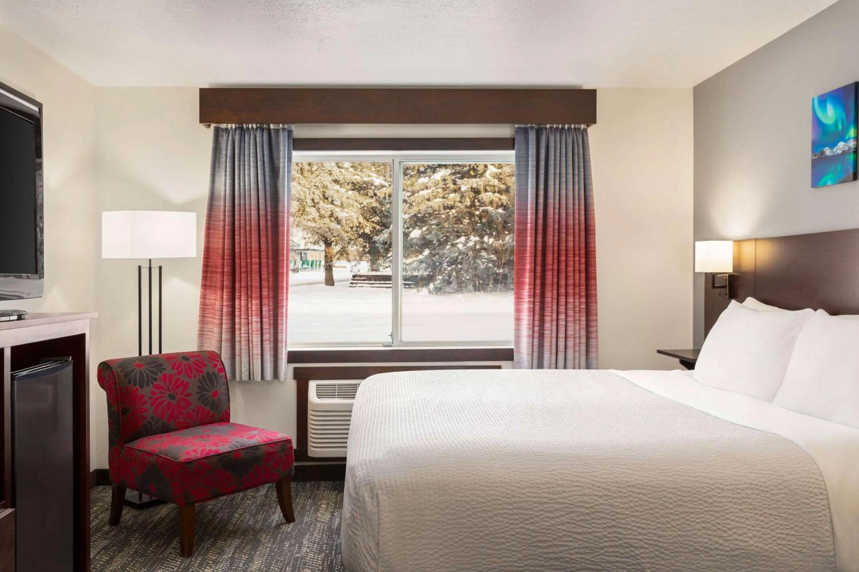 Photo of the whole room, Bed in Ramada by Wyndham Richland Center