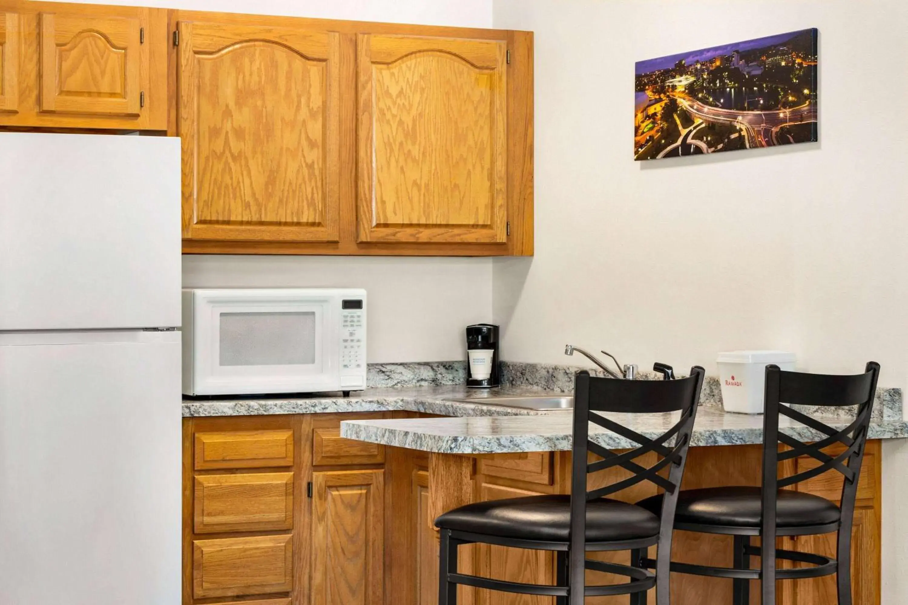 Photo of the whole room in Ramada by Wyndham Richland Center Photo of the whole room in Ramada by Wyndham Richland Center