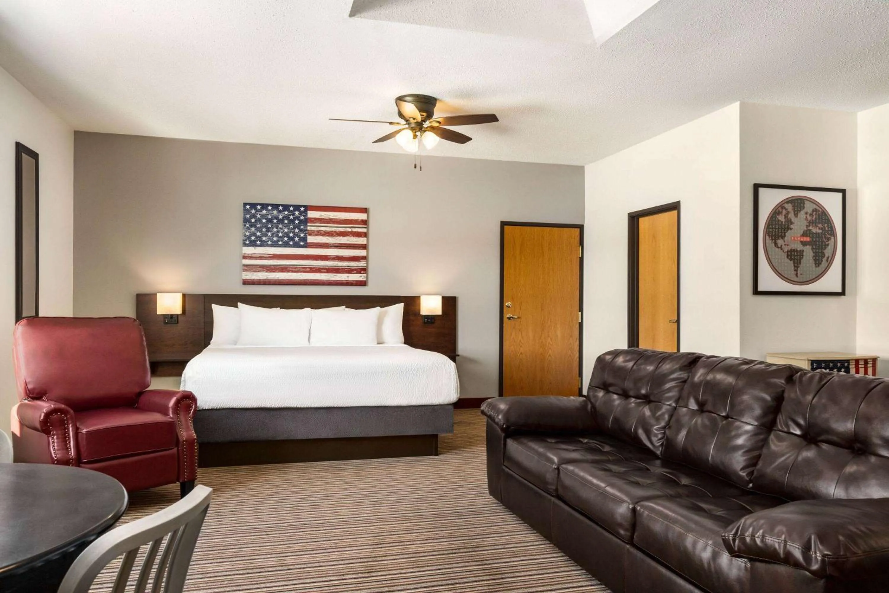 Bed in Ramada by Wyndham Richland Center