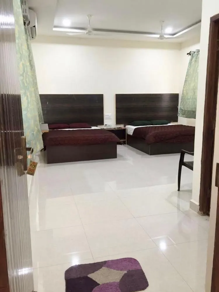 Bed in KPK Residency Arani