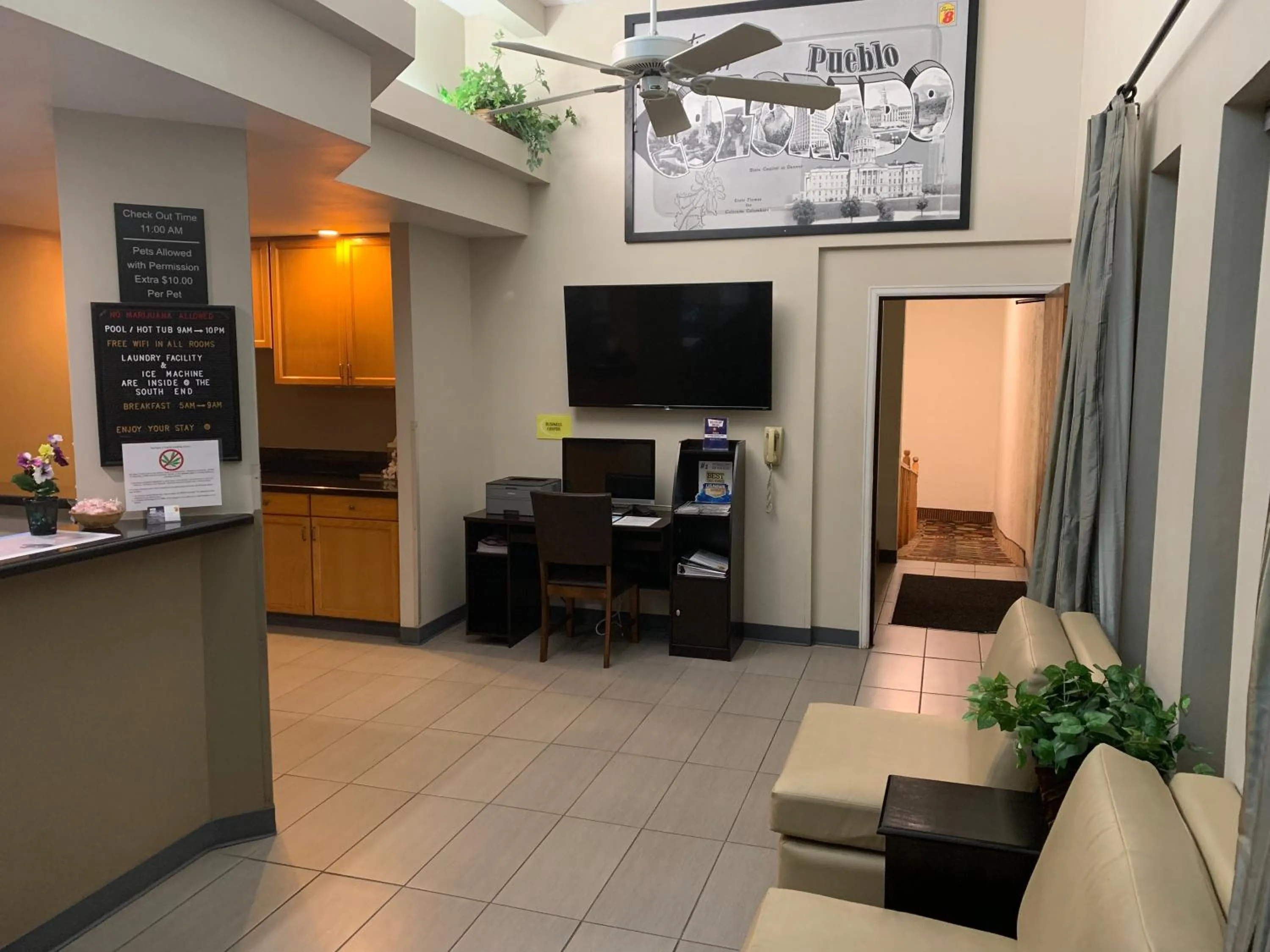 Area and facilities in Super 8 by Wyndham Pueblo