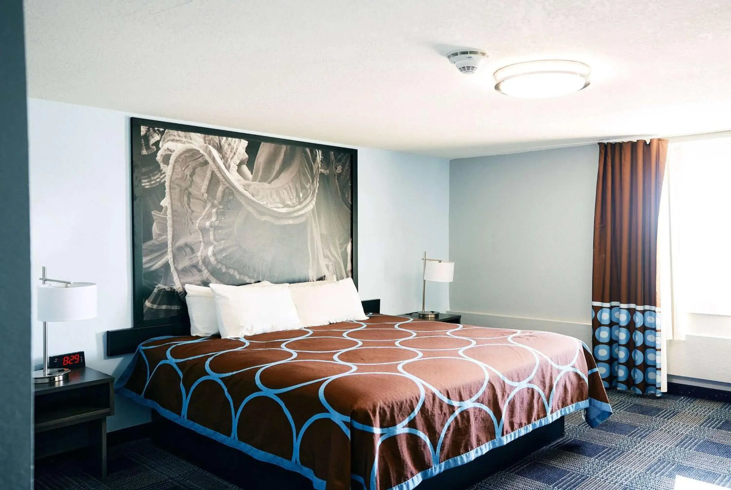 Photo of the whole room, Bed in Super 8 by Wyndham Pueblo