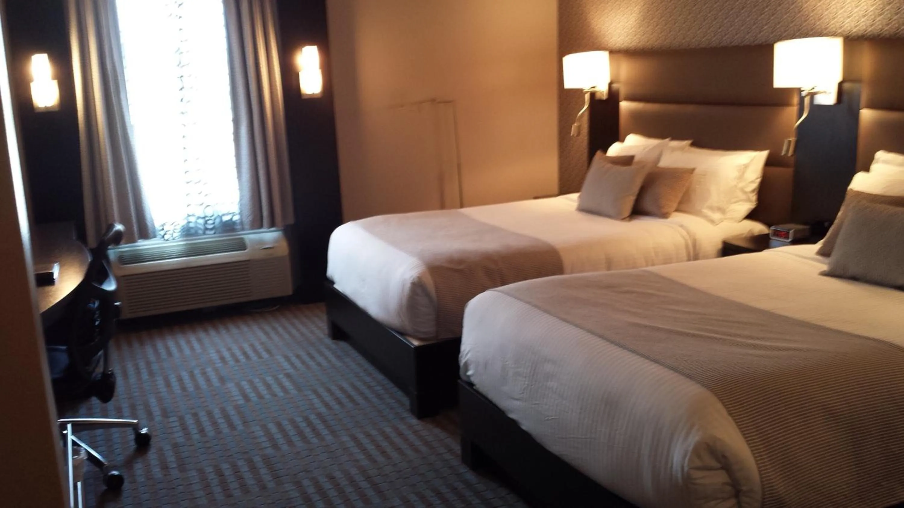 Bedroom, Bed in Hôtel Nouvelle-Frontière