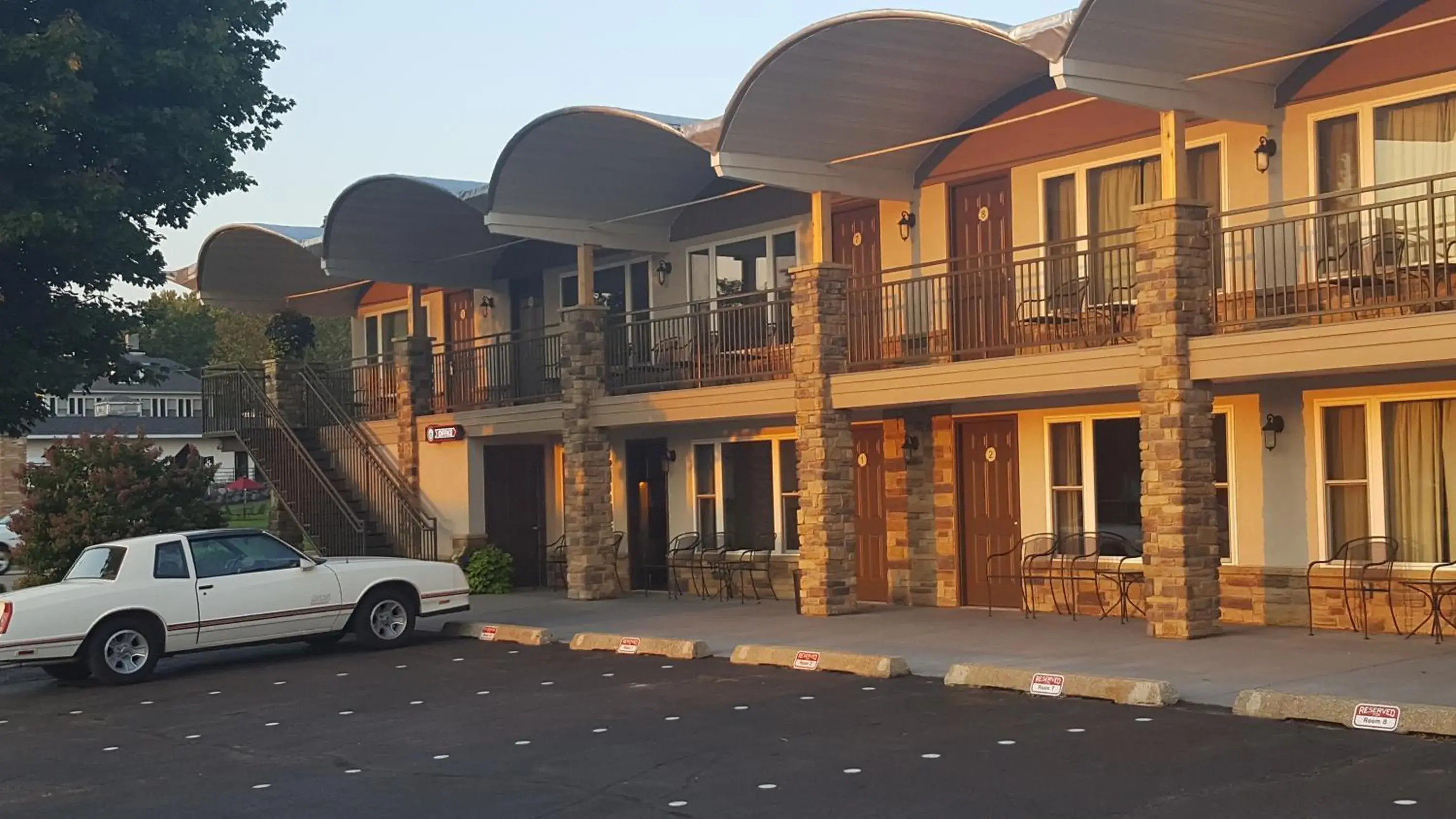 Budget Double or Twin Room in Black Hawk Motel & Suites Budget Double or Twin Room in Black Hawk Motel & Suites