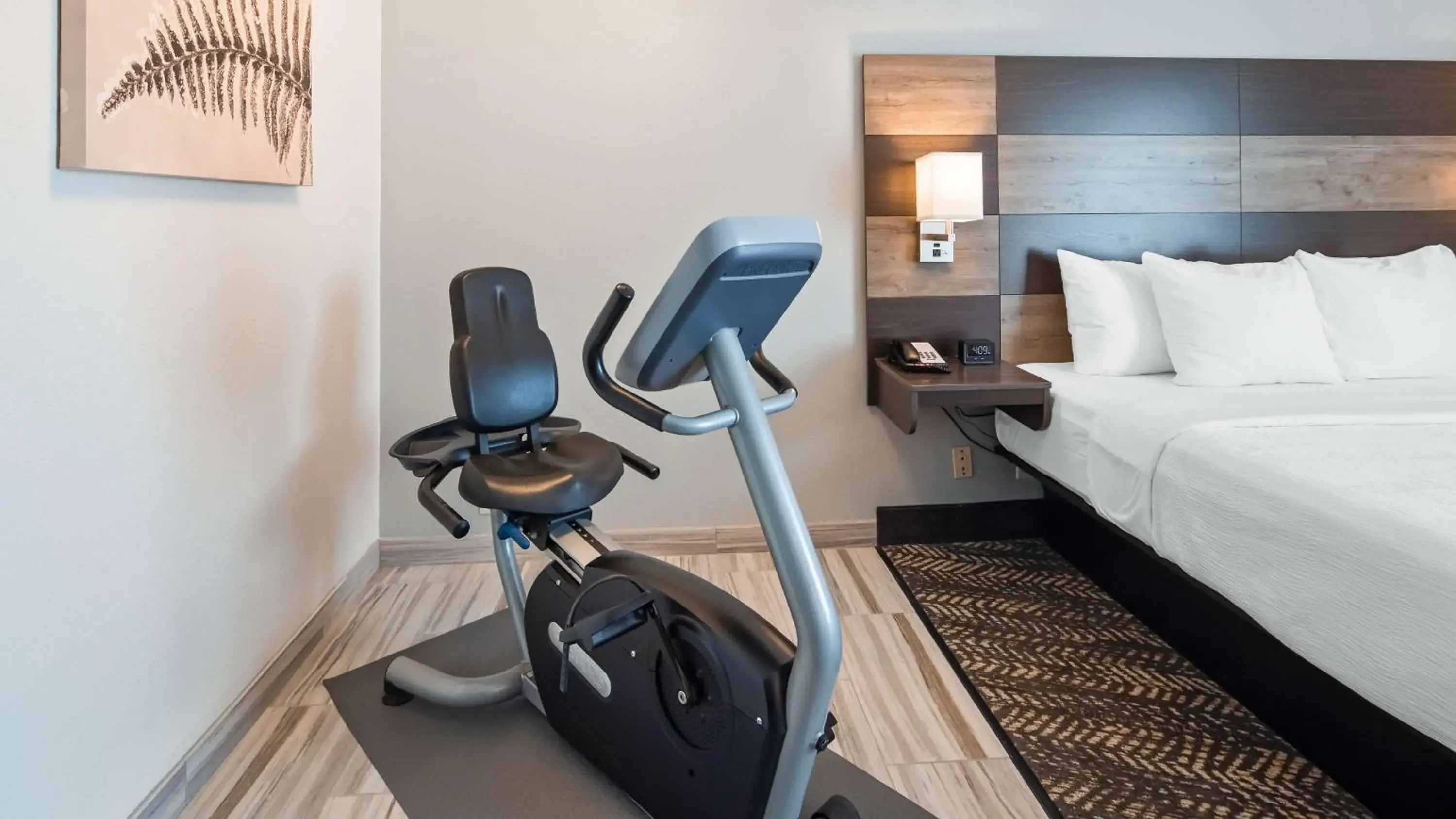 Bedroom, Bed in Best Western Plus Wausau Tower Inn Bedroom, Bed in Best Western Plus Wausau Tower Inn