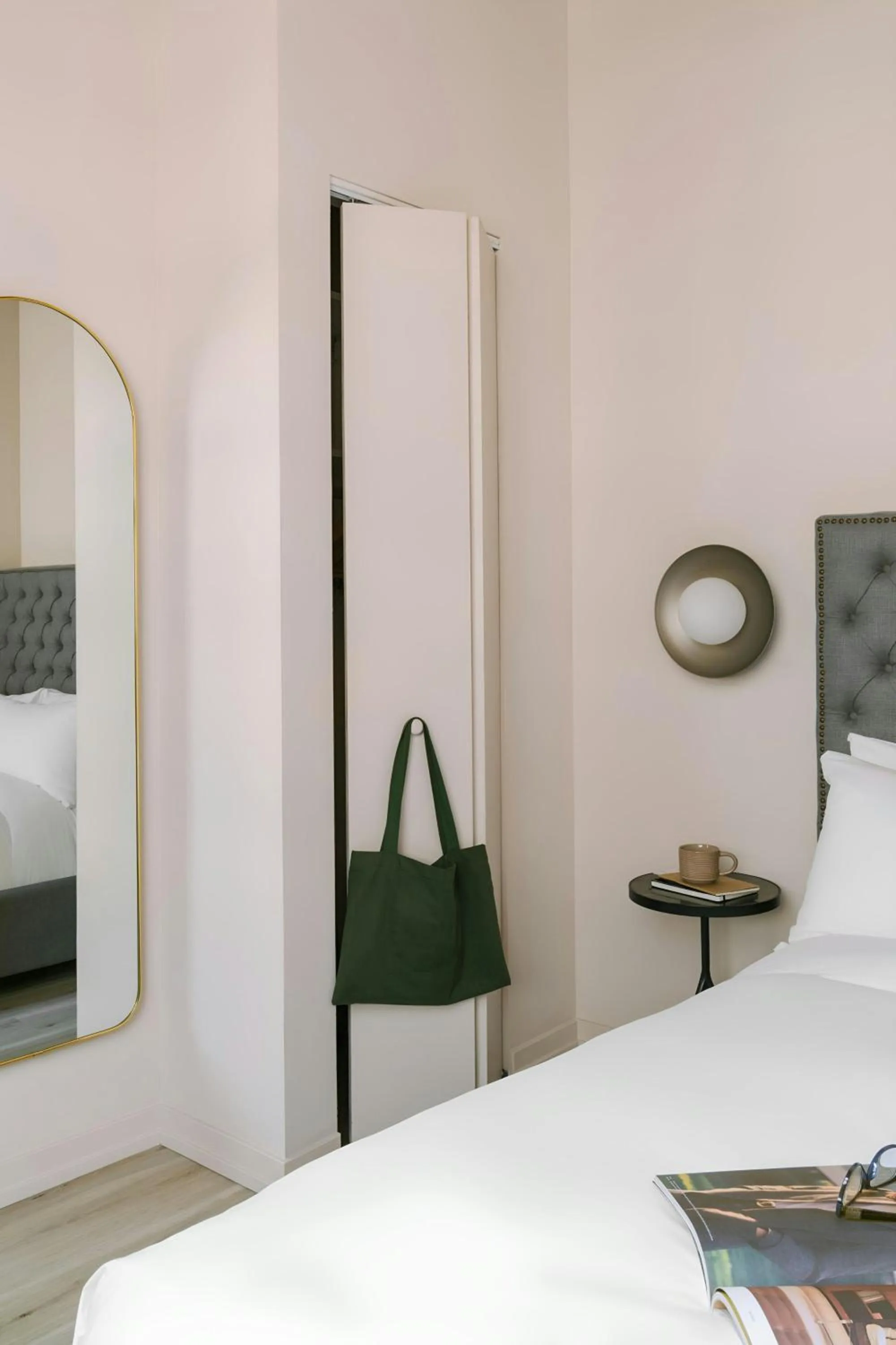 Bedroom, Bed in Sonder by Marriott Bonvoy The Burnham Apartments Loop