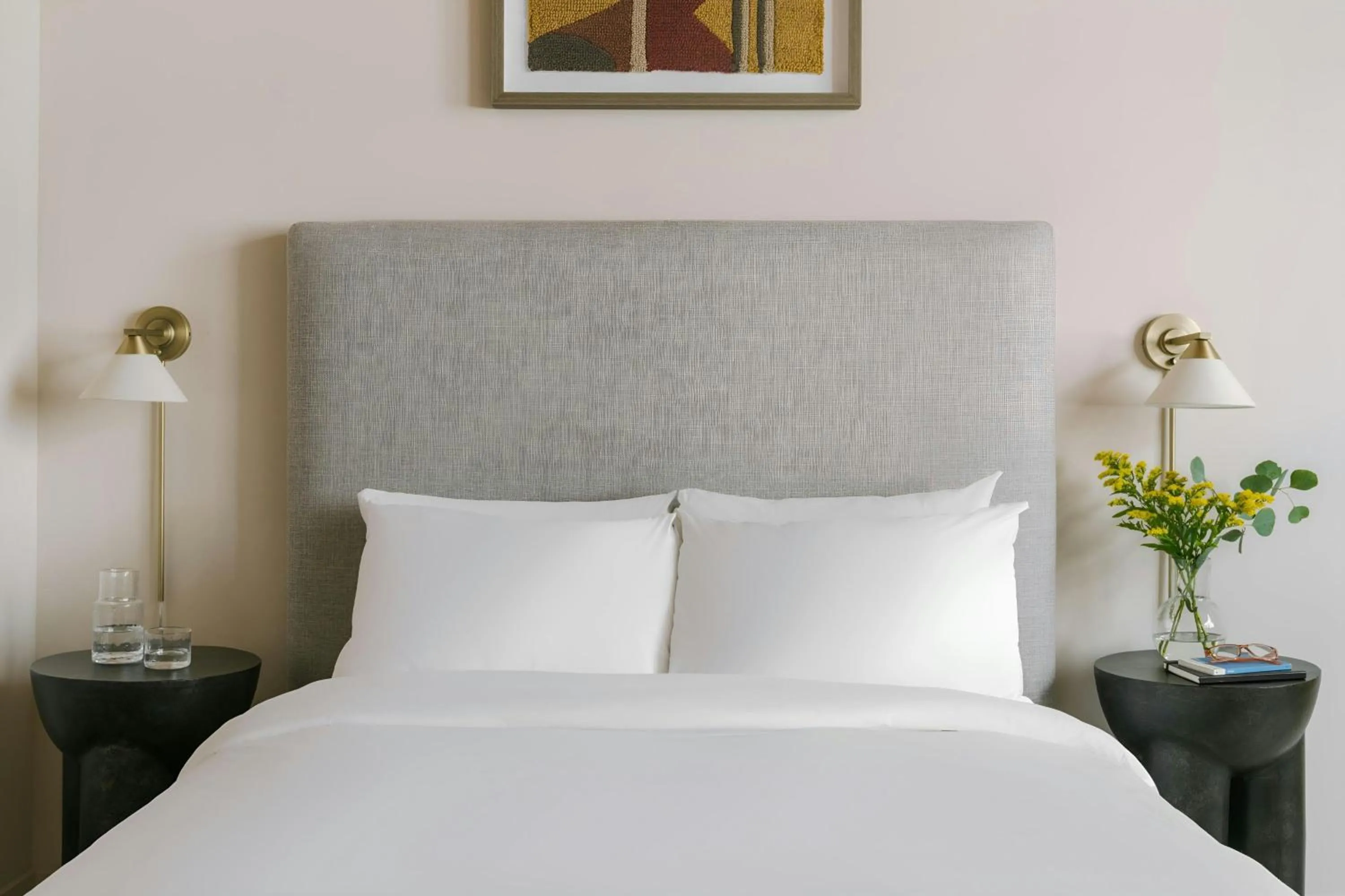 Bedroom, Bed in Sonder by Marriott Bonvoy The Burnham Apartments Loop