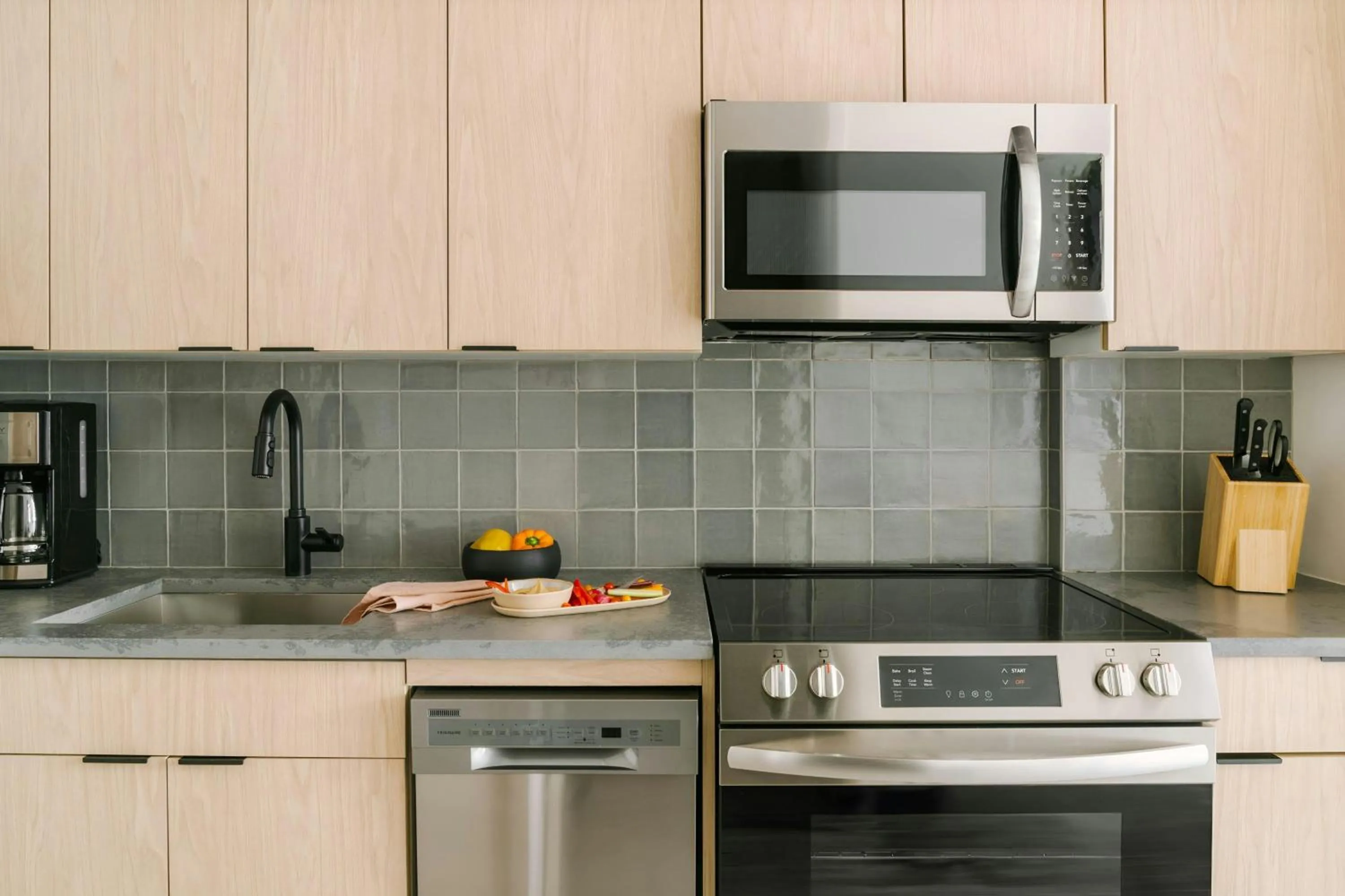 Kitchen or kitchenette in Sonder by Marriott Bonvoy The Burnham Apartments Loop