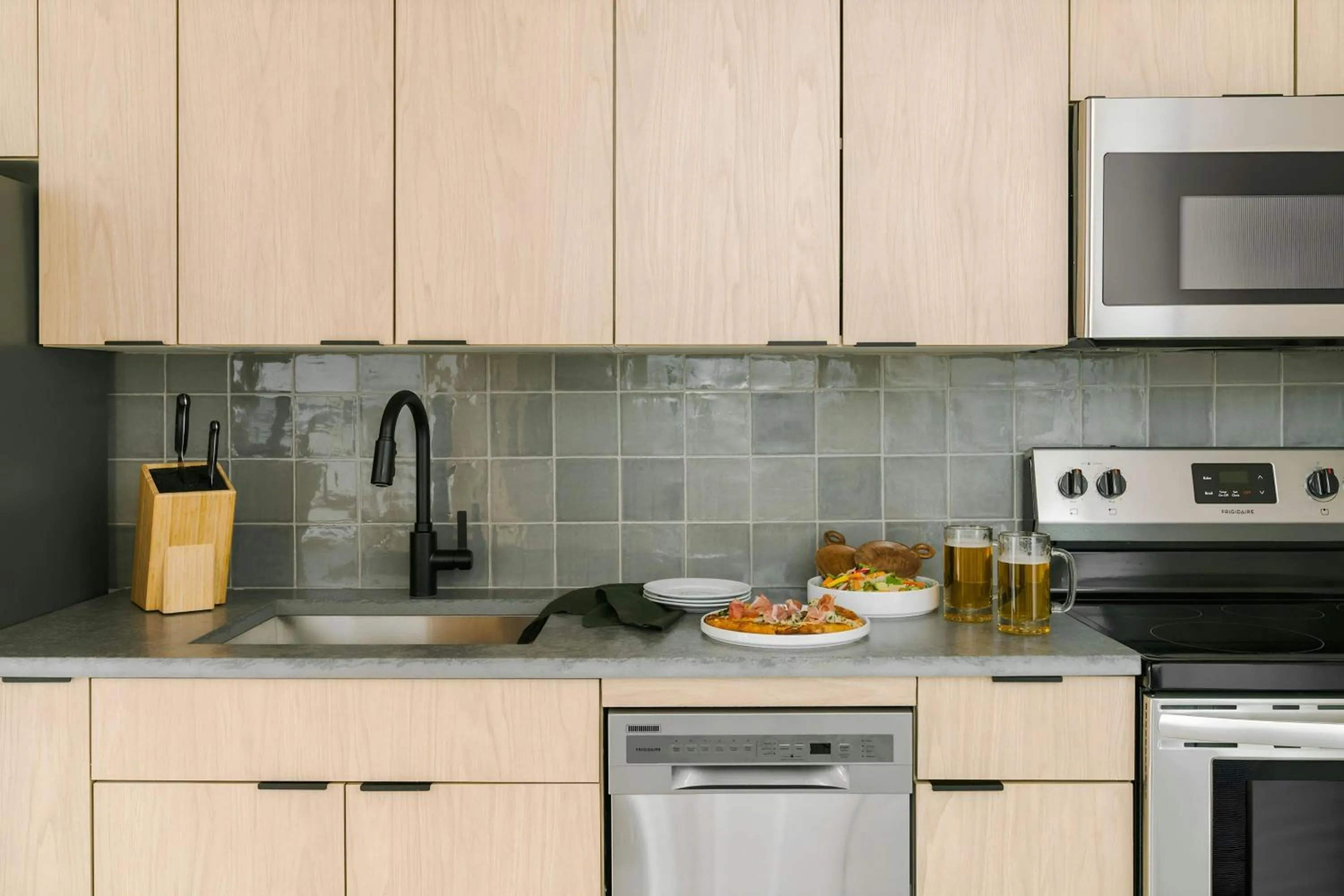 Kitchen or kitchenette in Sonder by Marriott Bonvoy The Burnham Apartments Loop