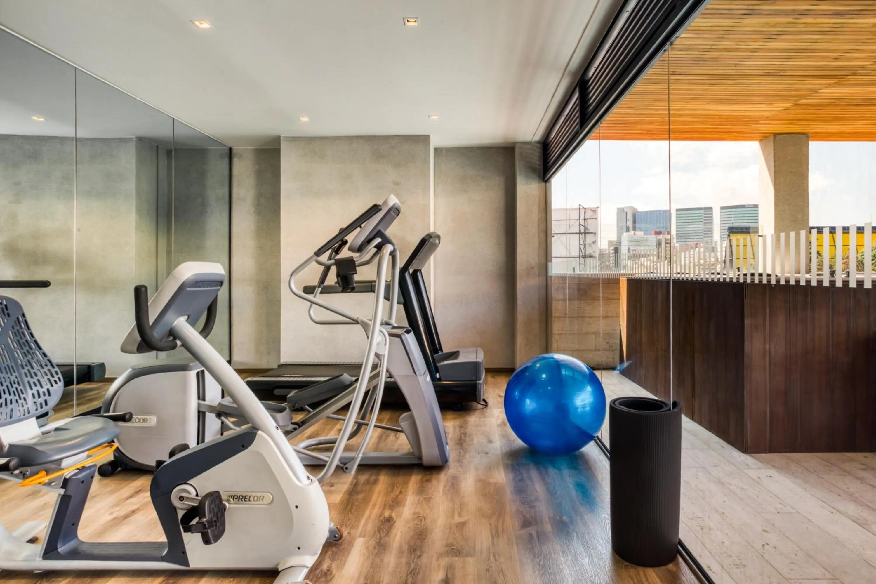 Fitness centre/facilities in UTOPIC Palacio Polanco by ULIV