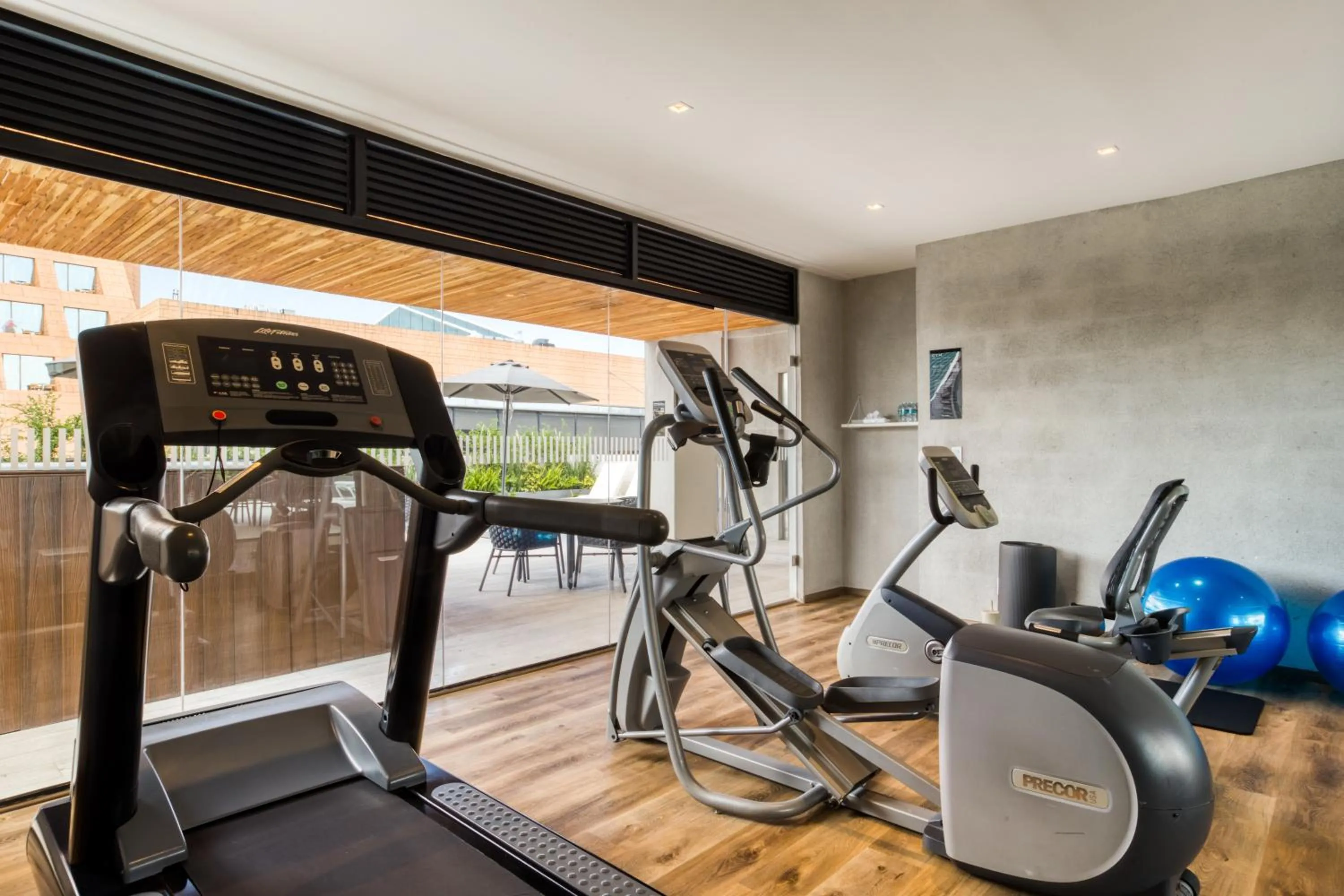 Fitness centre/facilities in UTOPIC Palacio Polanco by ULIV