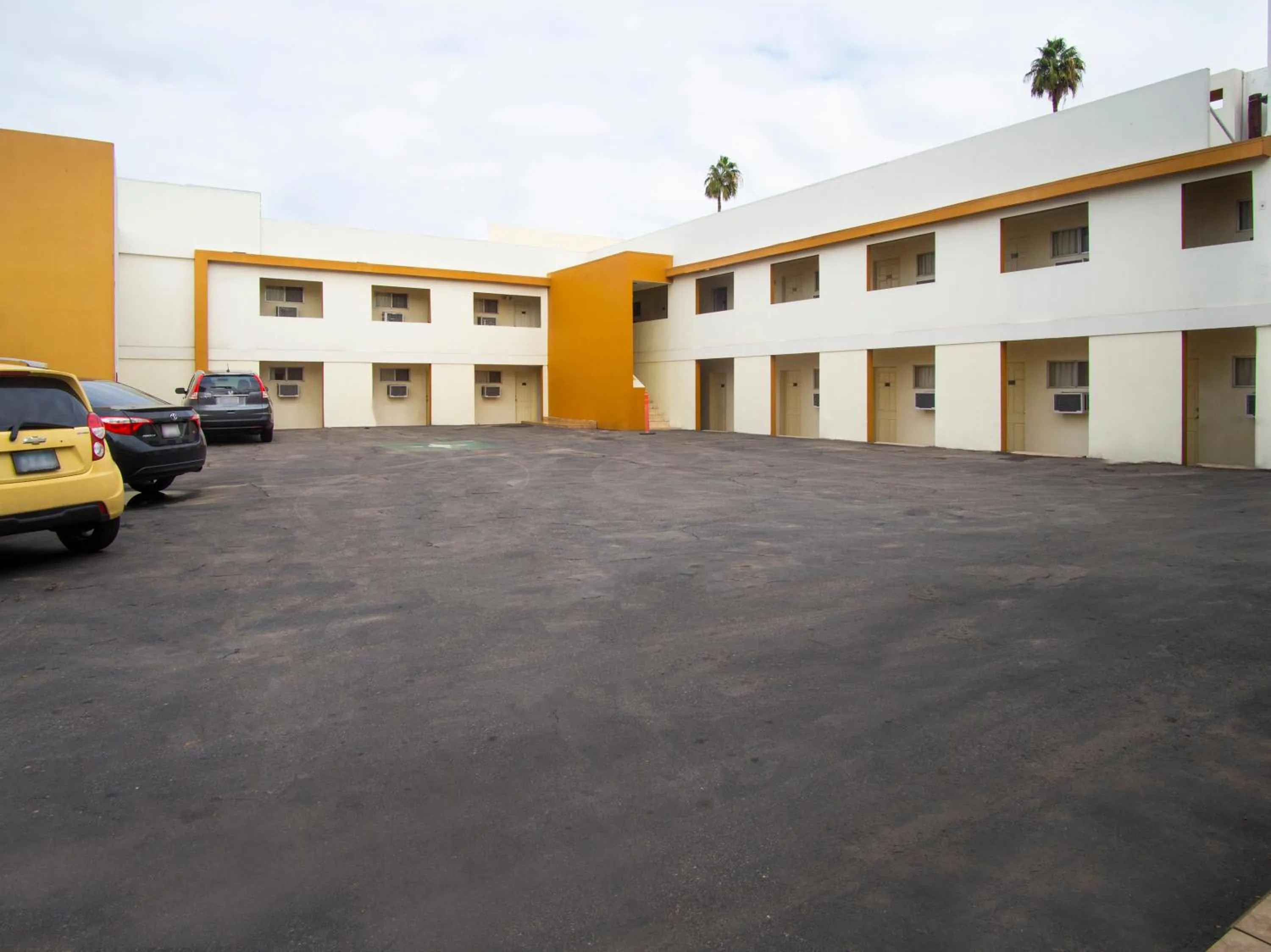 Property building in Hotel Regis