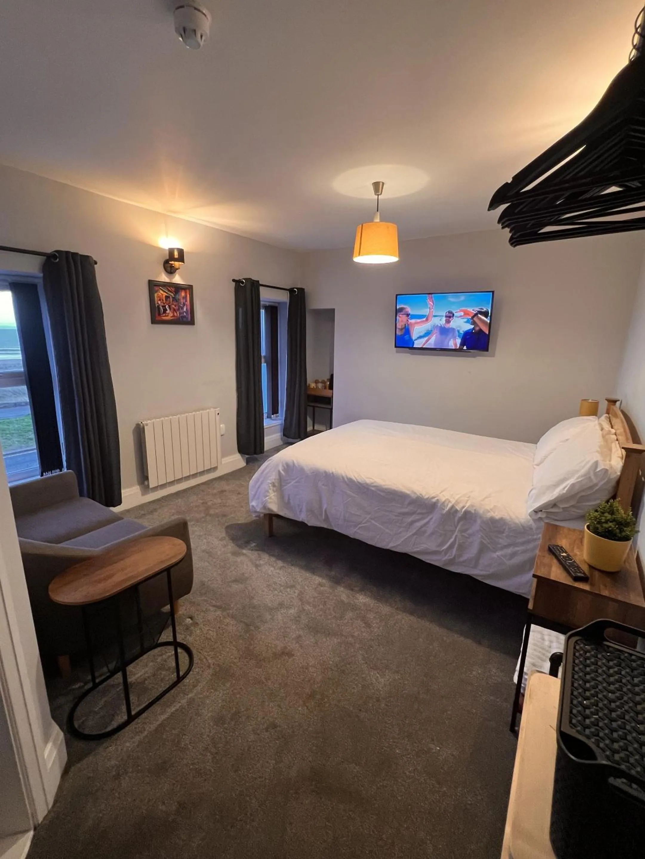 Bedroom, Bed in Hoopers Sandy Beach Guest Rooms