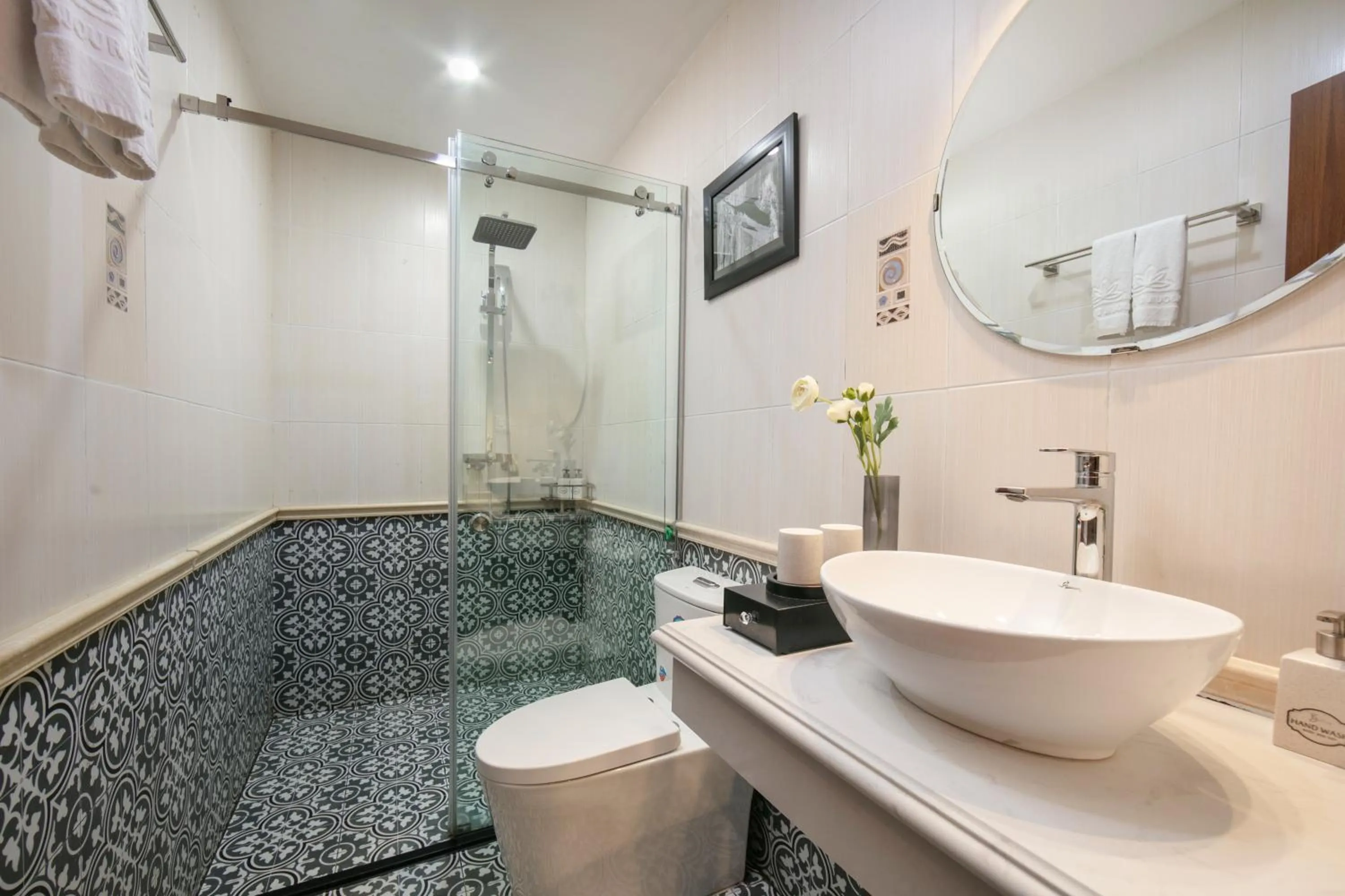 Bathroom in Bonjour D'An Nam Hotel