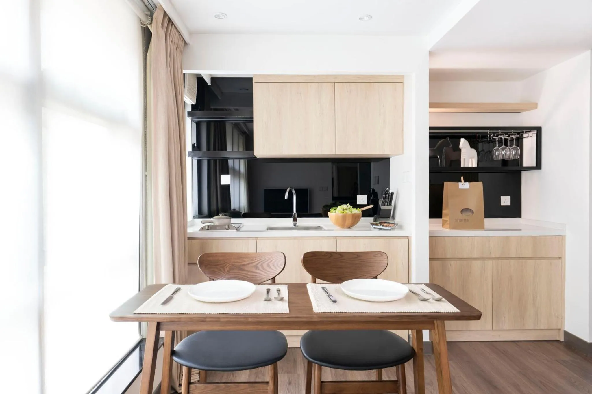 Photo of the whole room in Shama Central