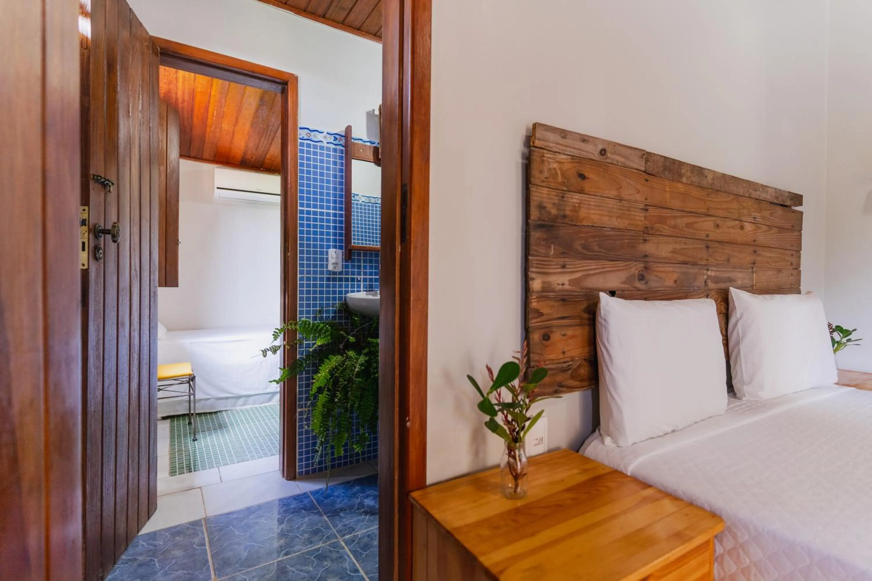 Photo of the whole room, Bed in Pousada Villa Mares