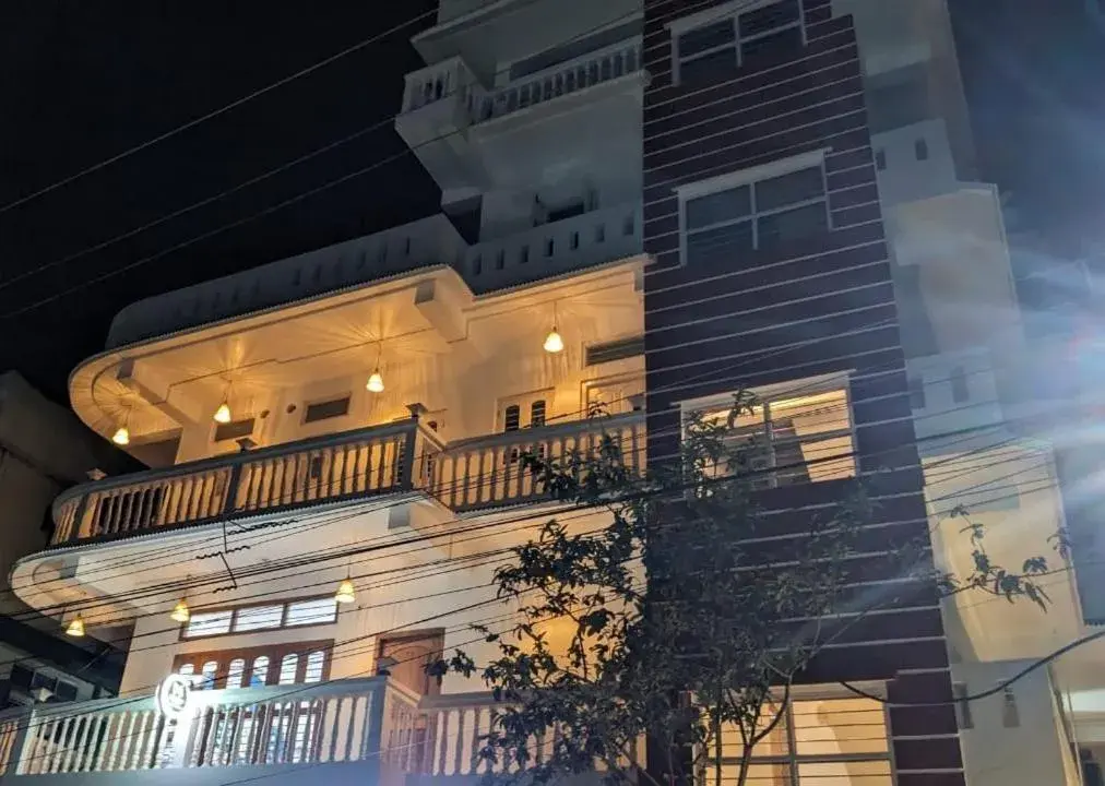 Property building in Mezenga 2 - Backpackers Hostel Property building in Mezenga 2 - Backpackers Hostel