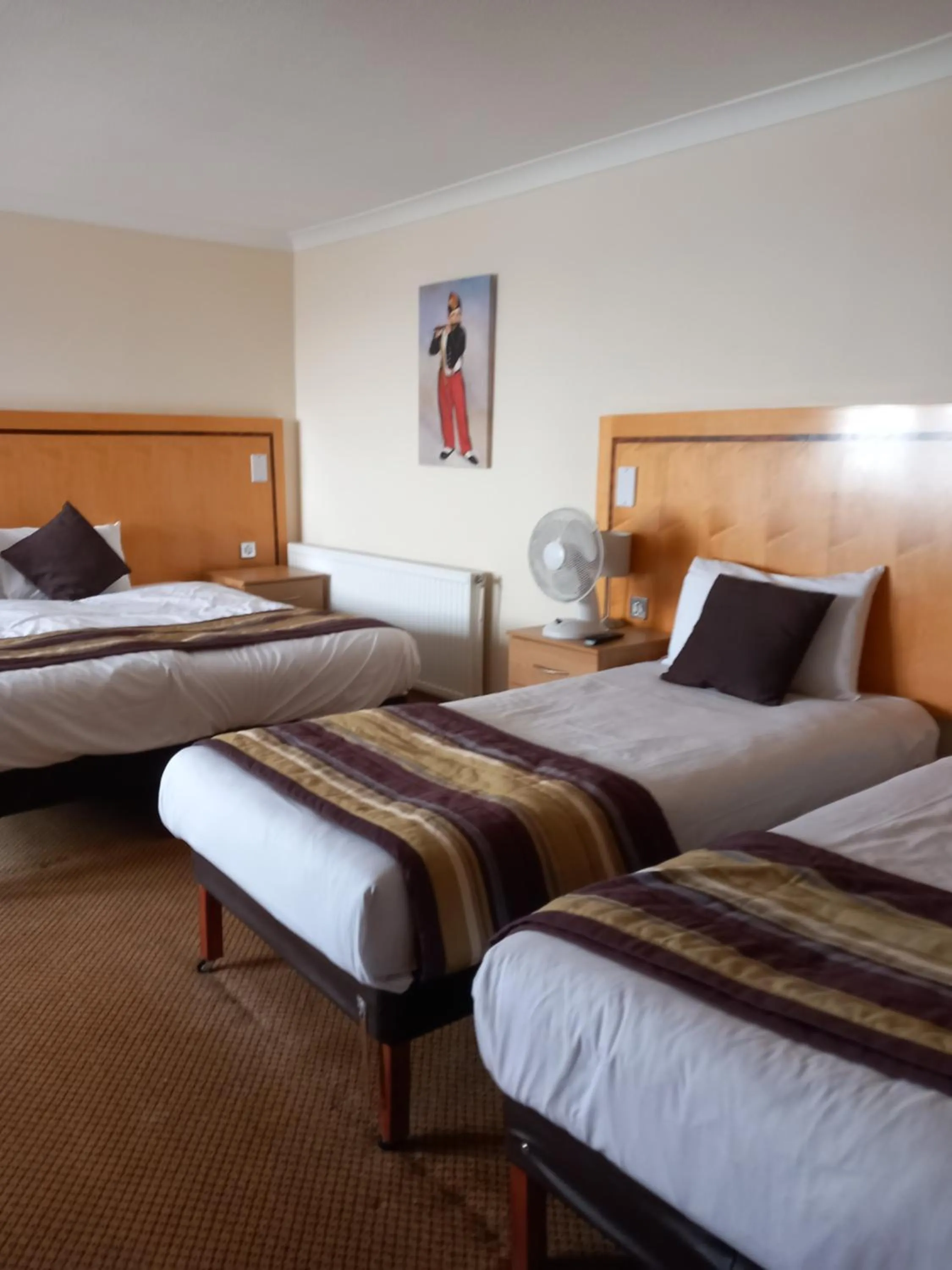 Bedroom, Bed in Royal Hotel