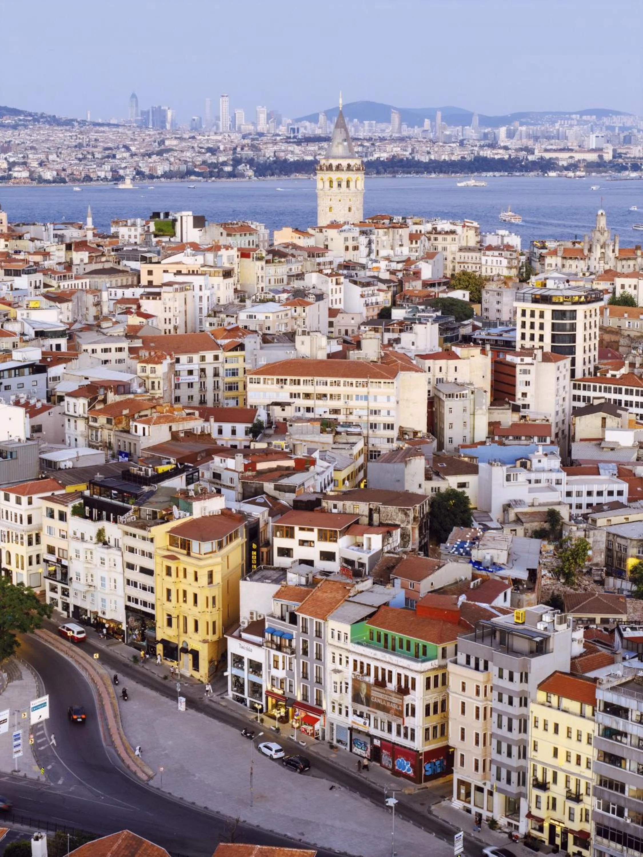 Property building in Pera Life