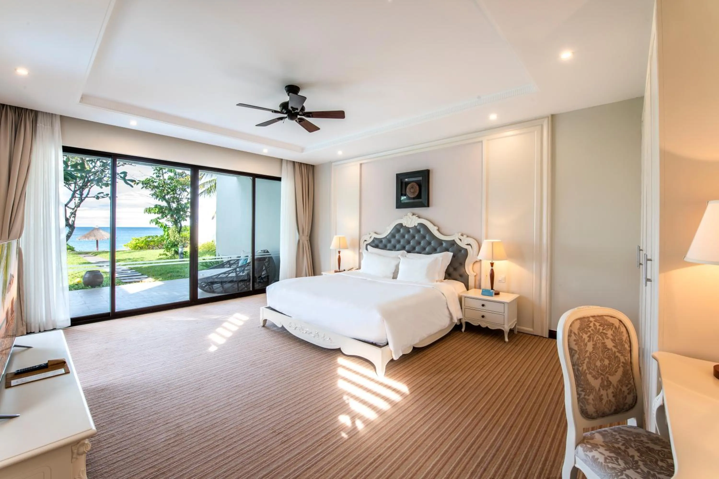 Bed in Vinpearl Resort & Spa Phu Quoc
