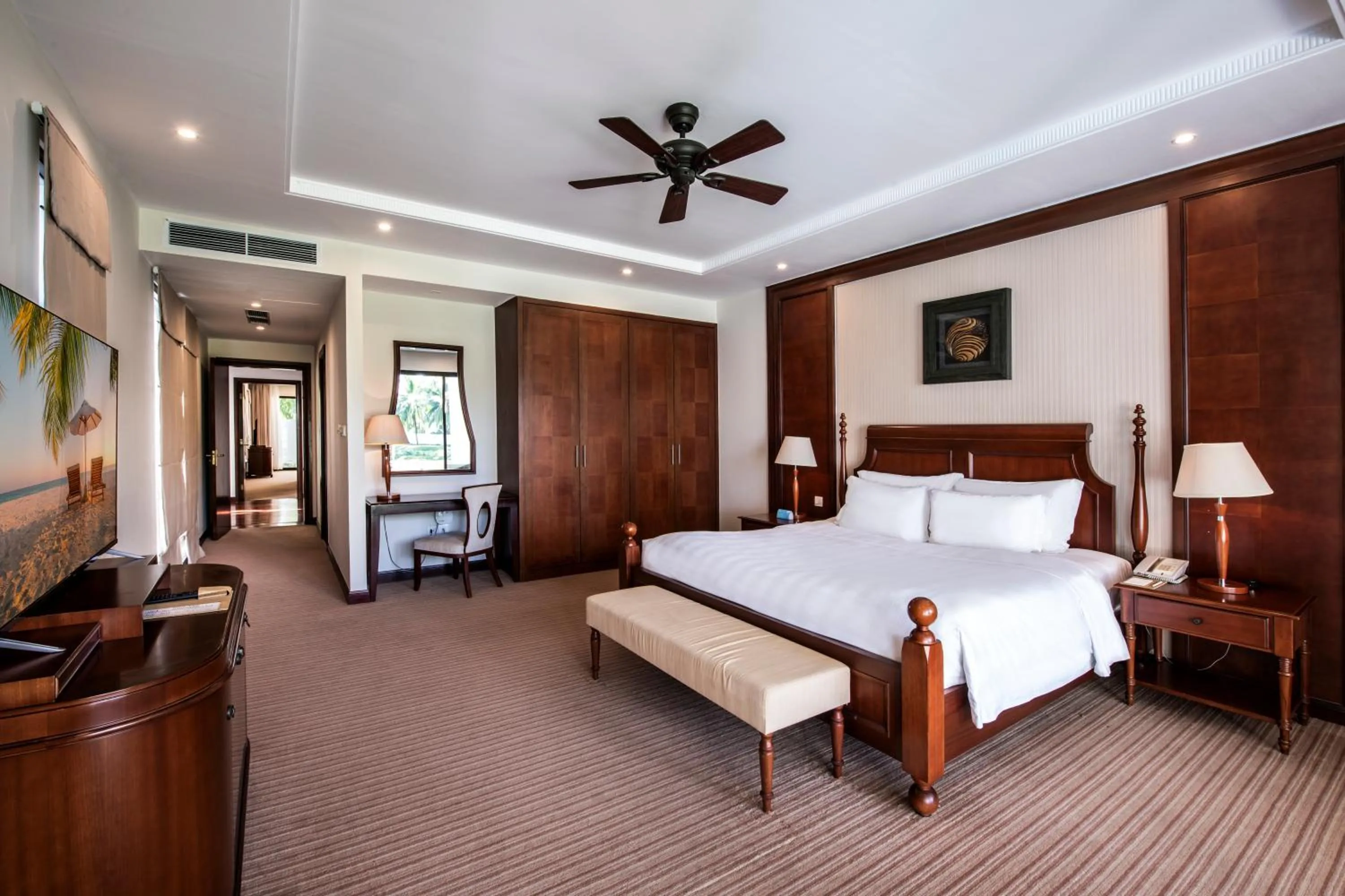 Bed in Vinpearl Resort & Spa Phu Quoc