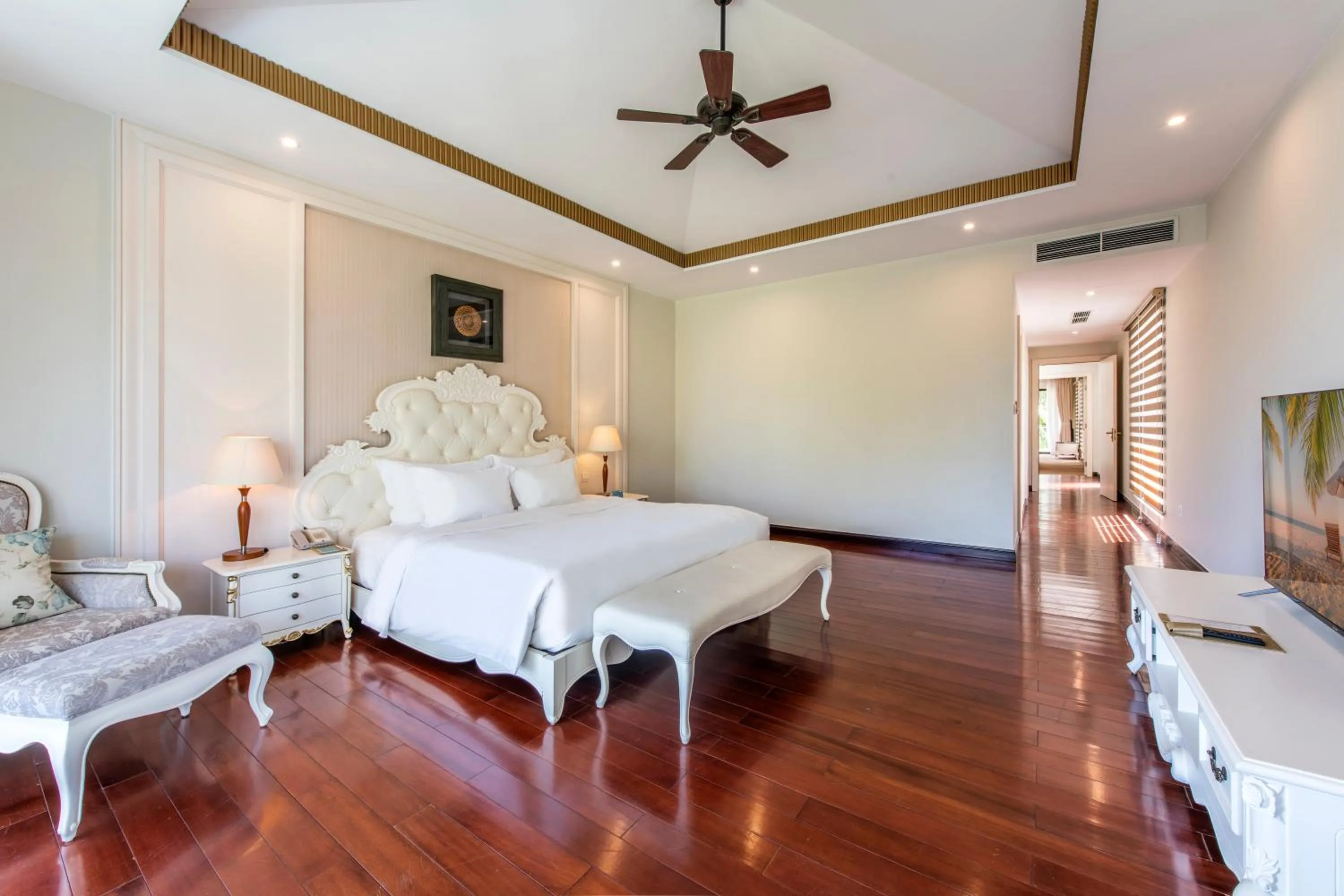 Bed in Vinpearl Resort & Spa Phu Quoc
