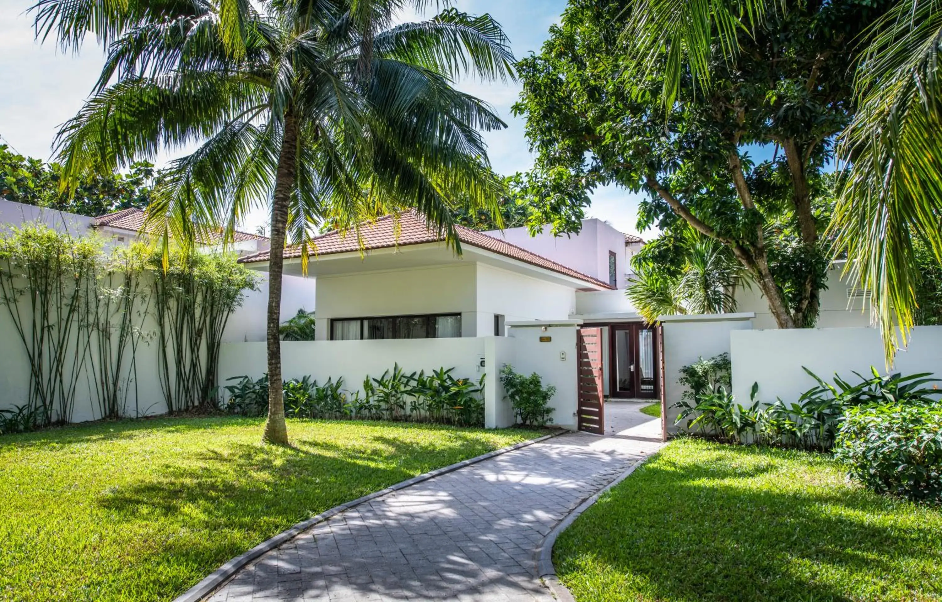Three Bedroom Villa Lake View - Private Pool in Vinpearl Resort & Spa Phu Quoc Three Bedroom Villa Lake View - Private Pool in Vinpearl Resort & Spa Phu Quoc