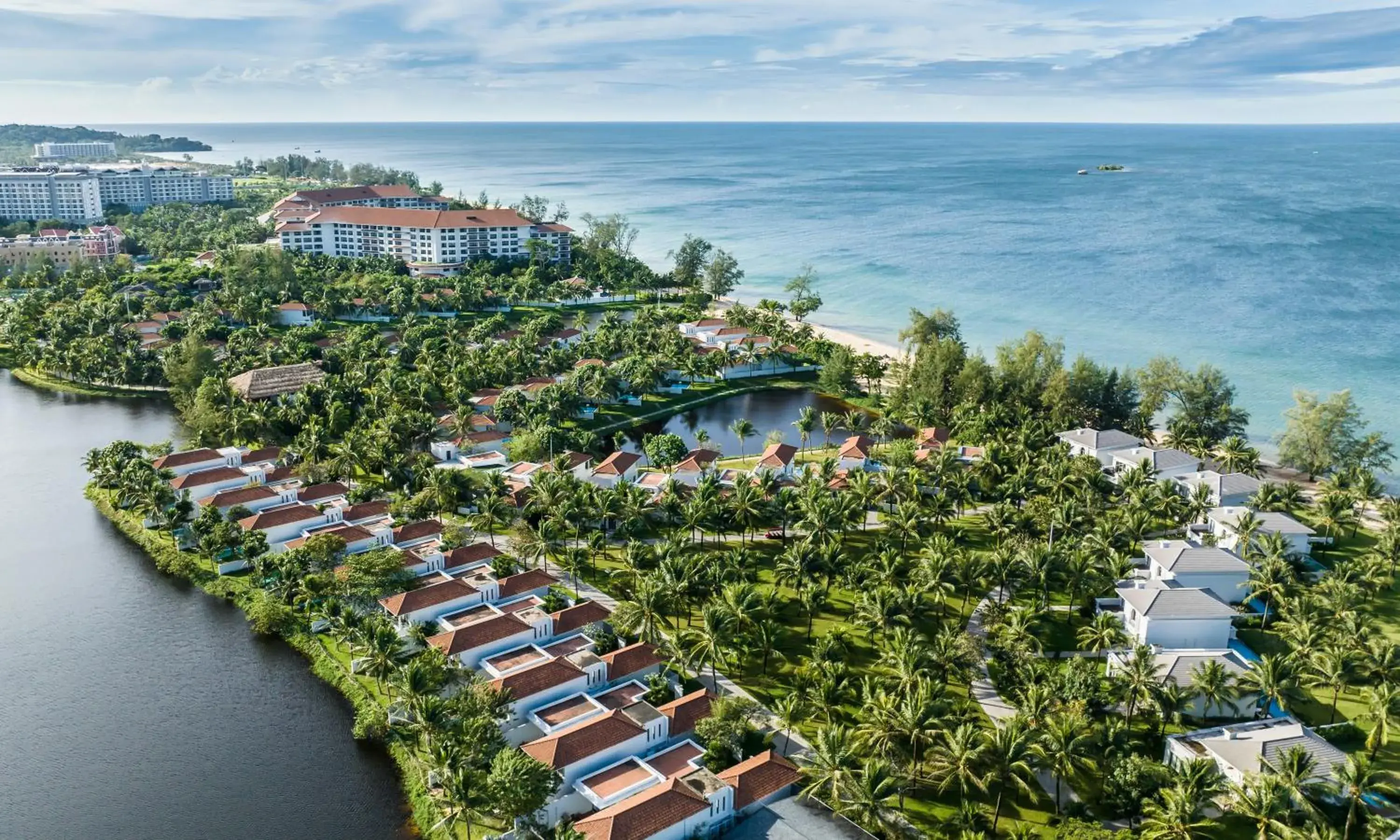 Property building in Vinpearl Resort & Spa Phu Quoc Property building in Vinpearl Resort & Spa Phu Quoc