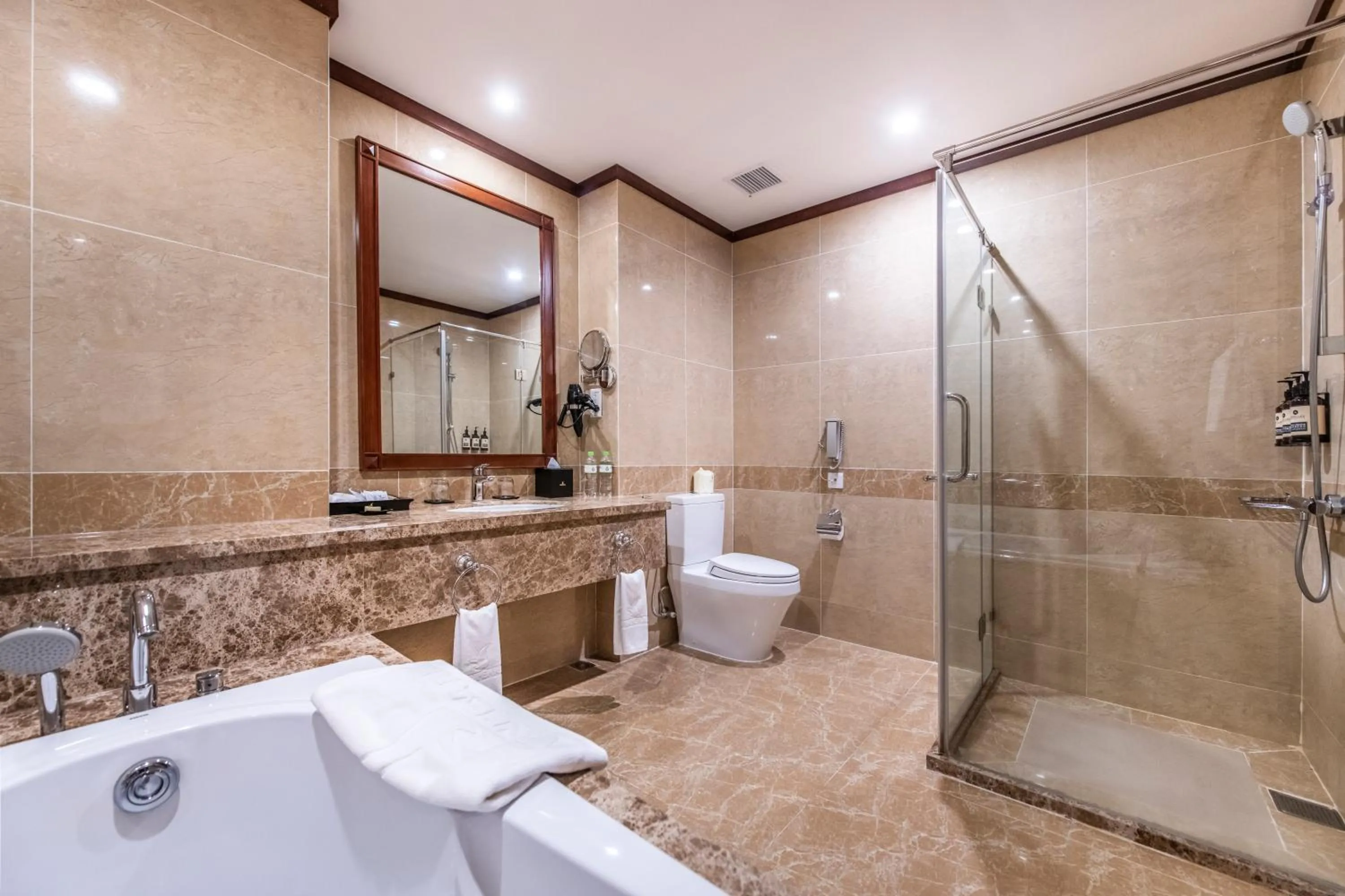Shower in Vinpearl Resort & Spa Phu Quoc