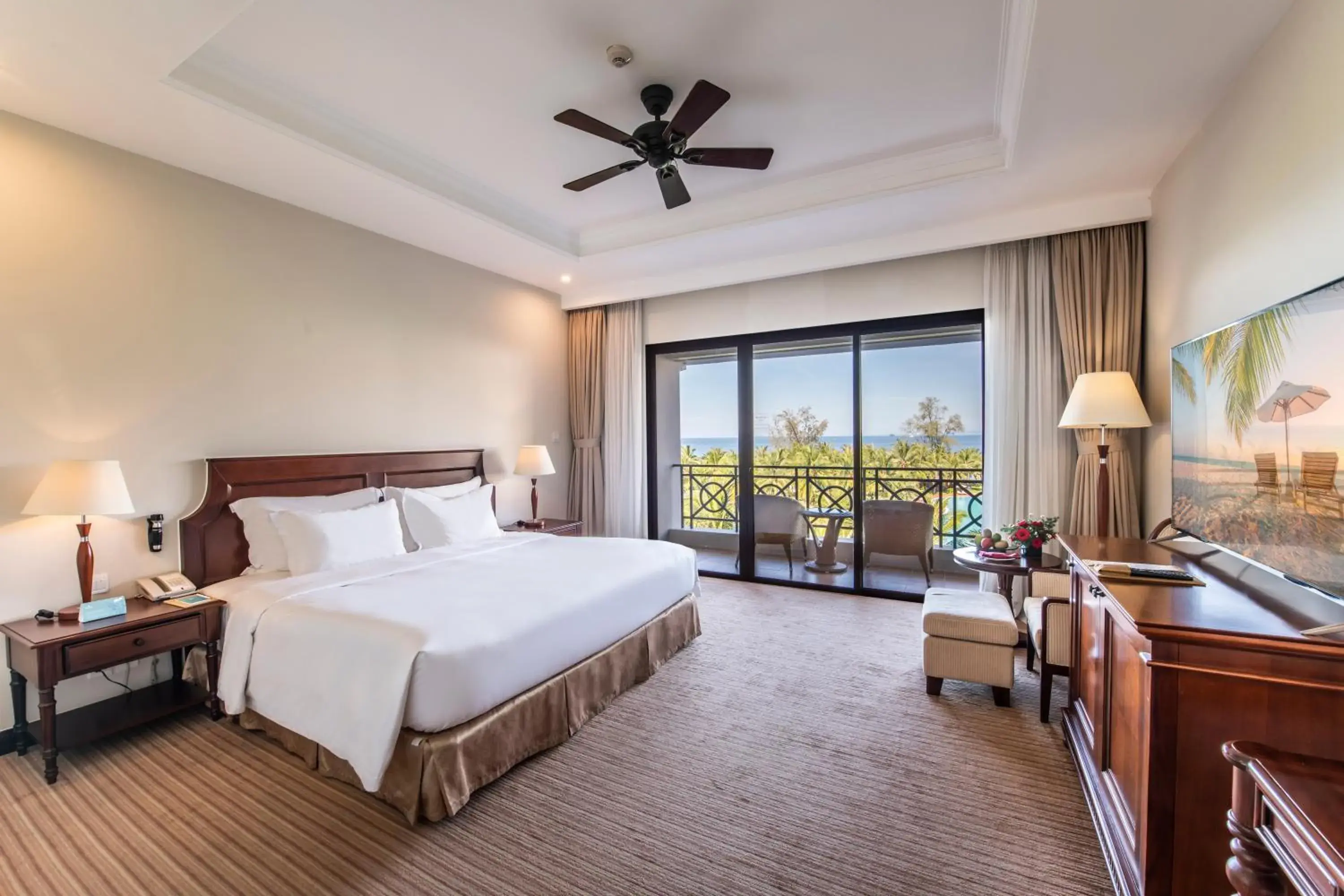Bed in Vinpearl Resort & Spa Phu Quoc Bed in Vinpearl Resort & Spa Phu Quoc